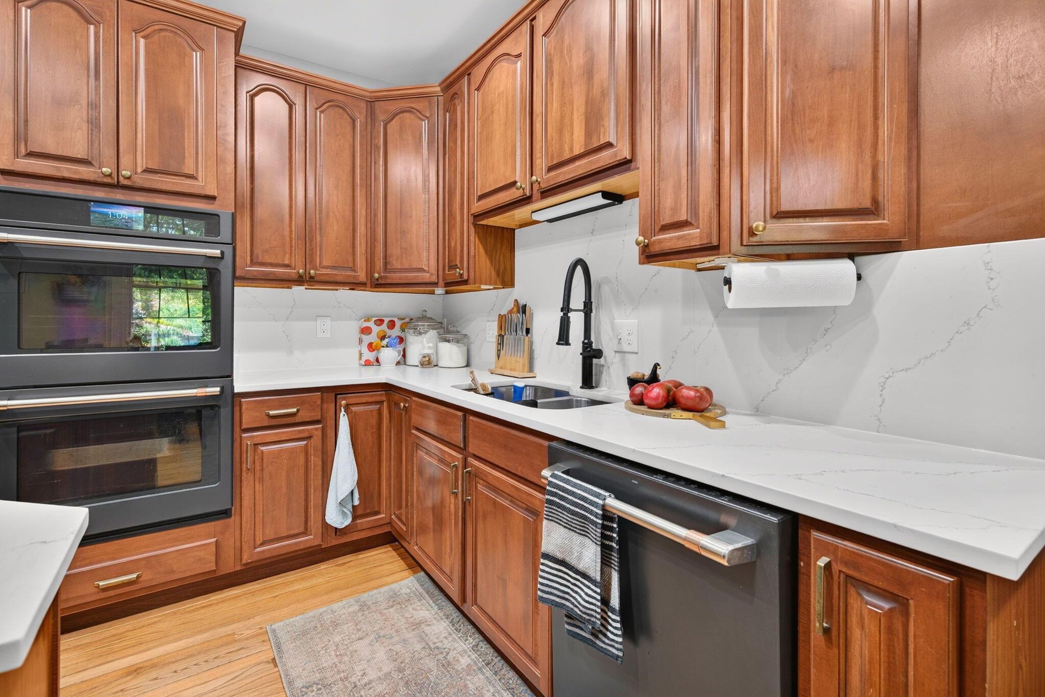 111 E Hocking Street Property Photo 43