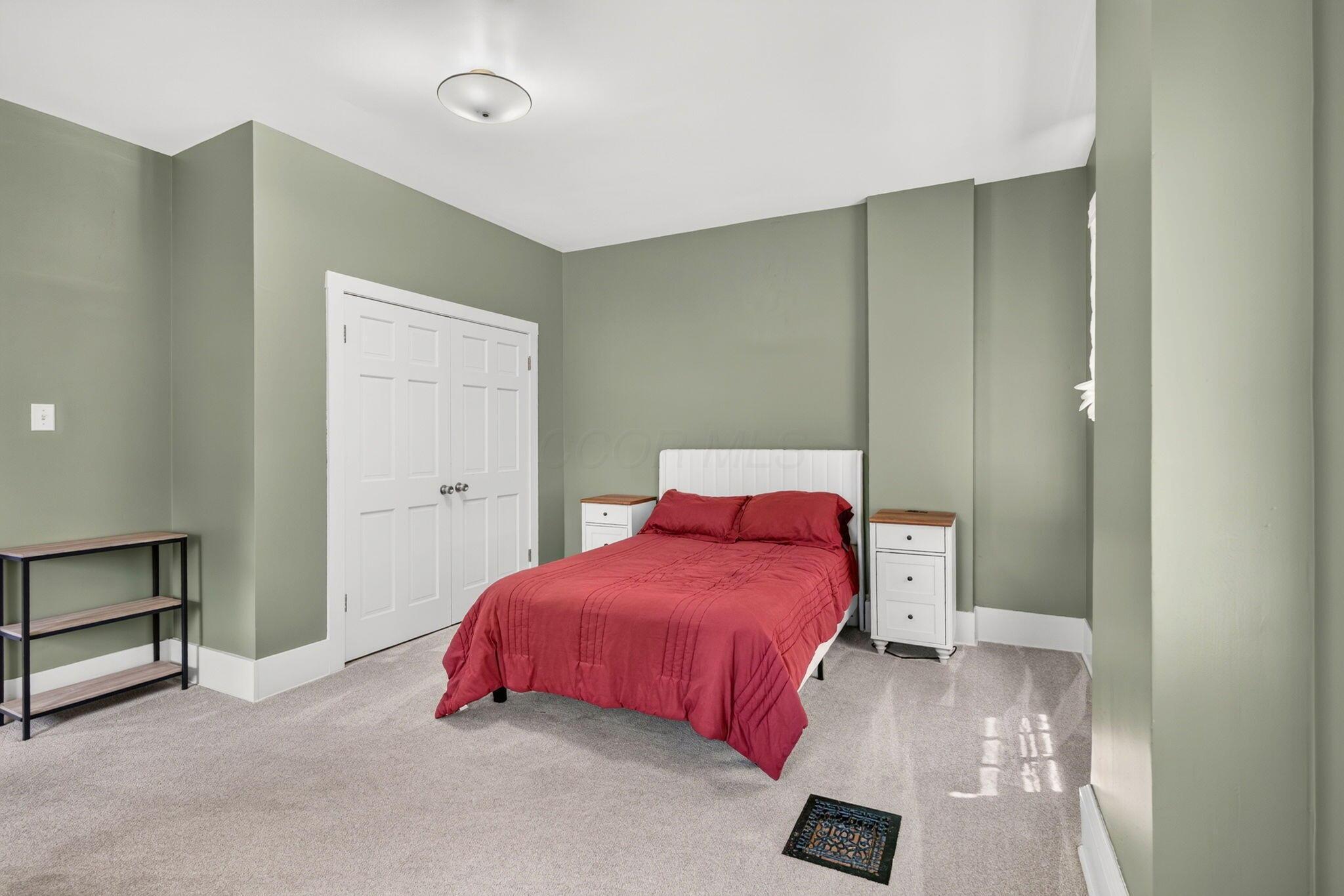111 E Hocking Street Property Photo 61
