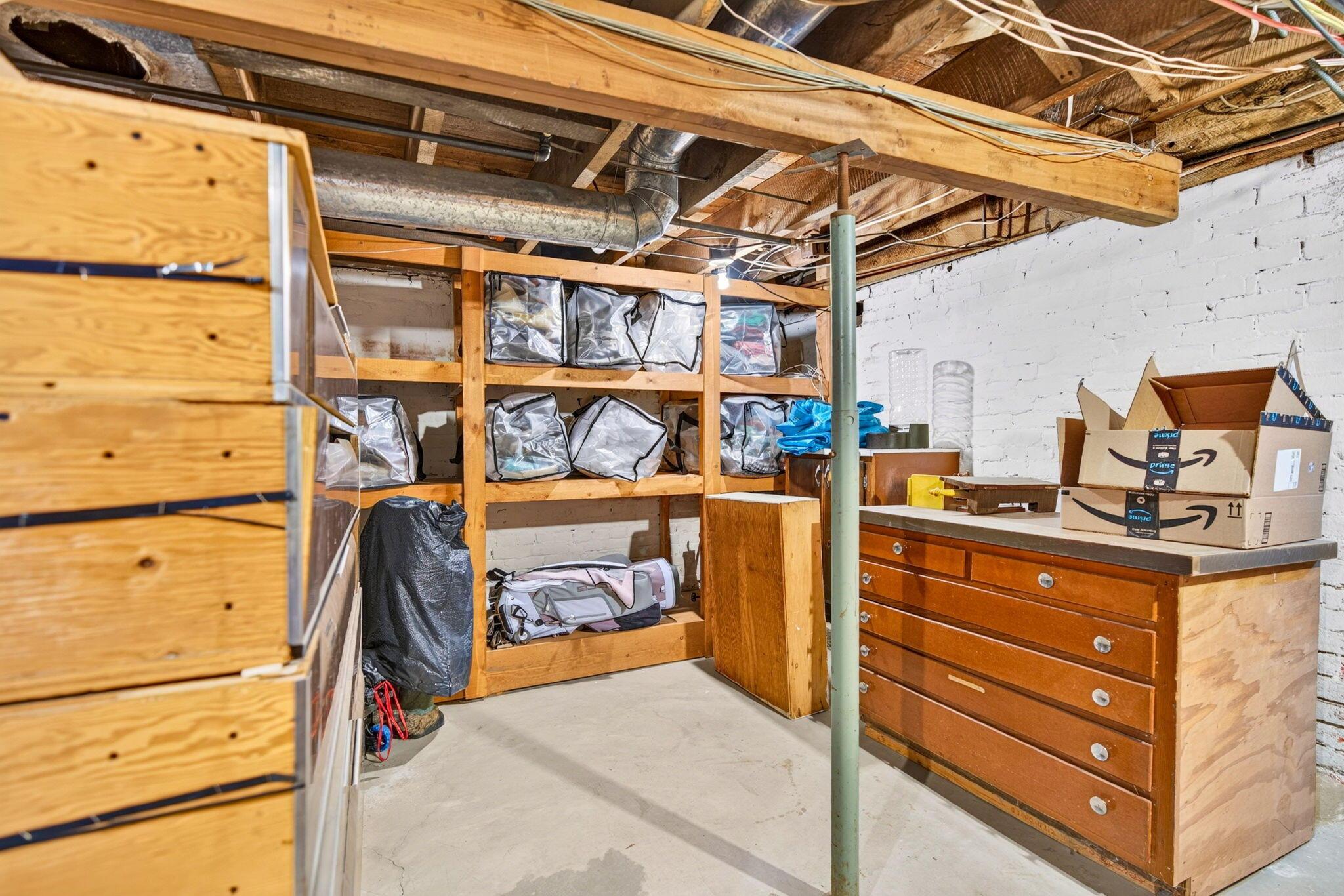 111 E Hocking Street Property Photo 84