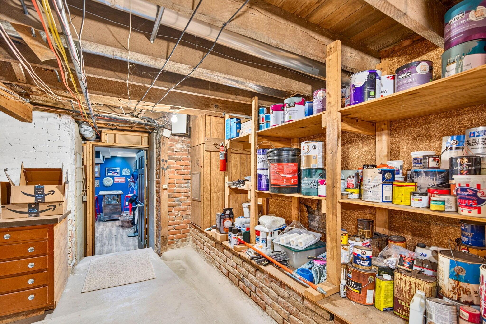 111 E Hocking Street Property Photo 87