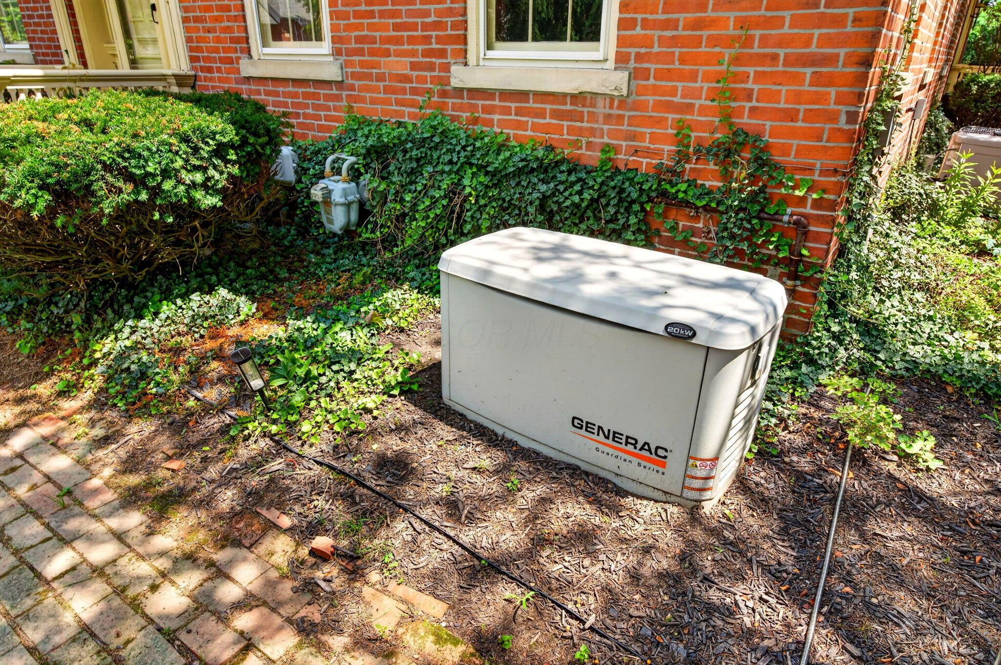 111 E Hocking Street Property Photo 88