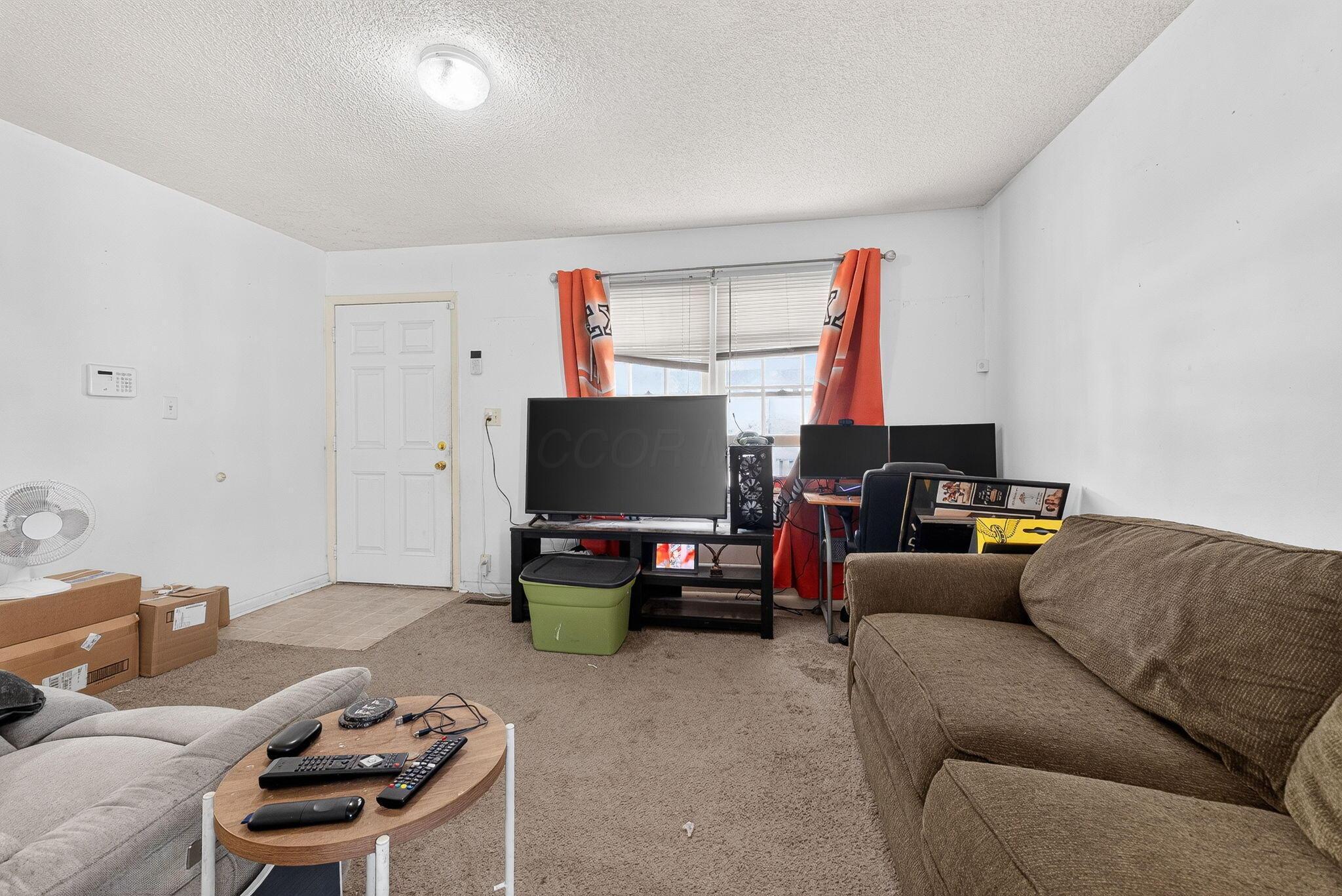 844 Central Drive Property Photo 8