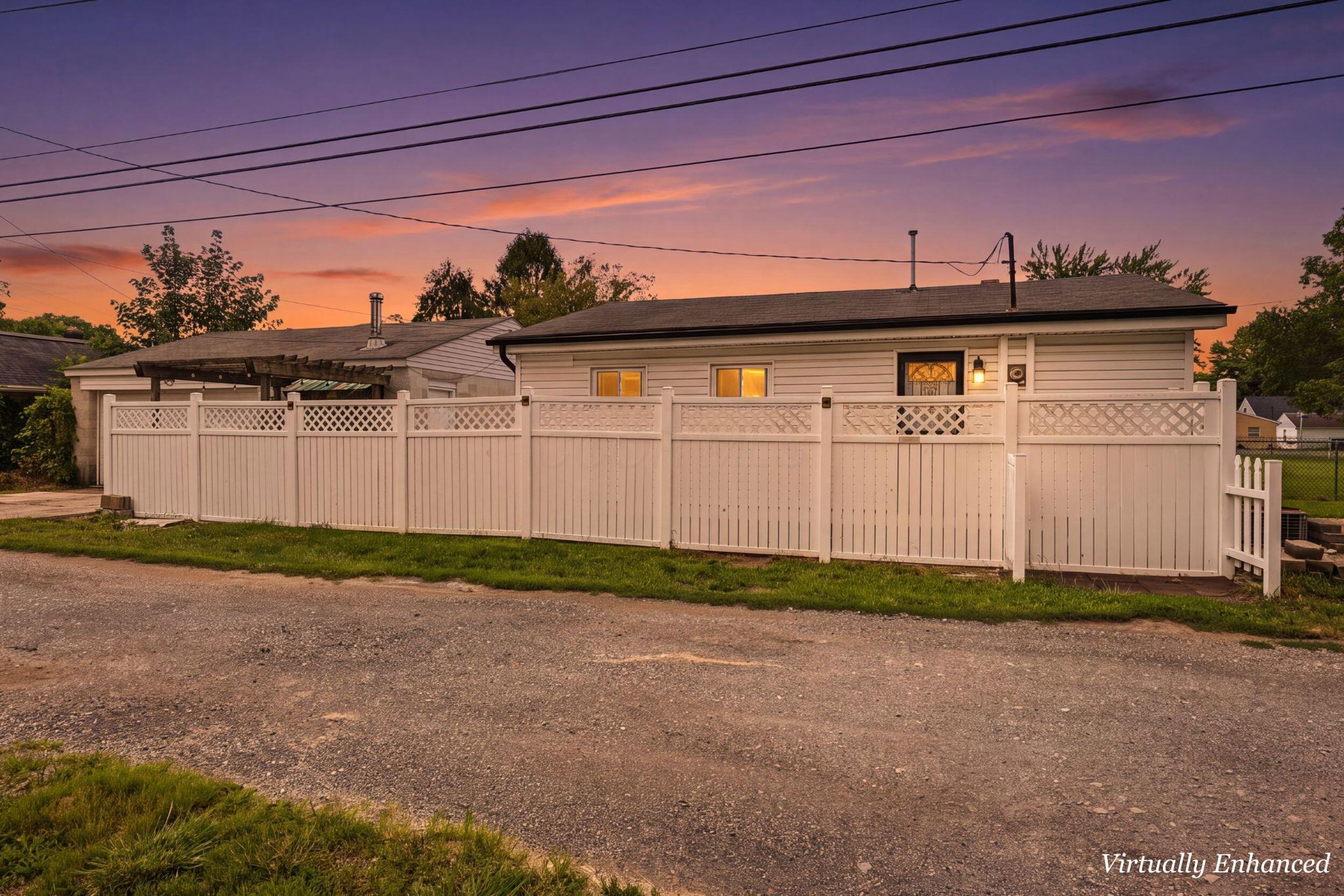 1943 Rea Avenue Property Photo 1