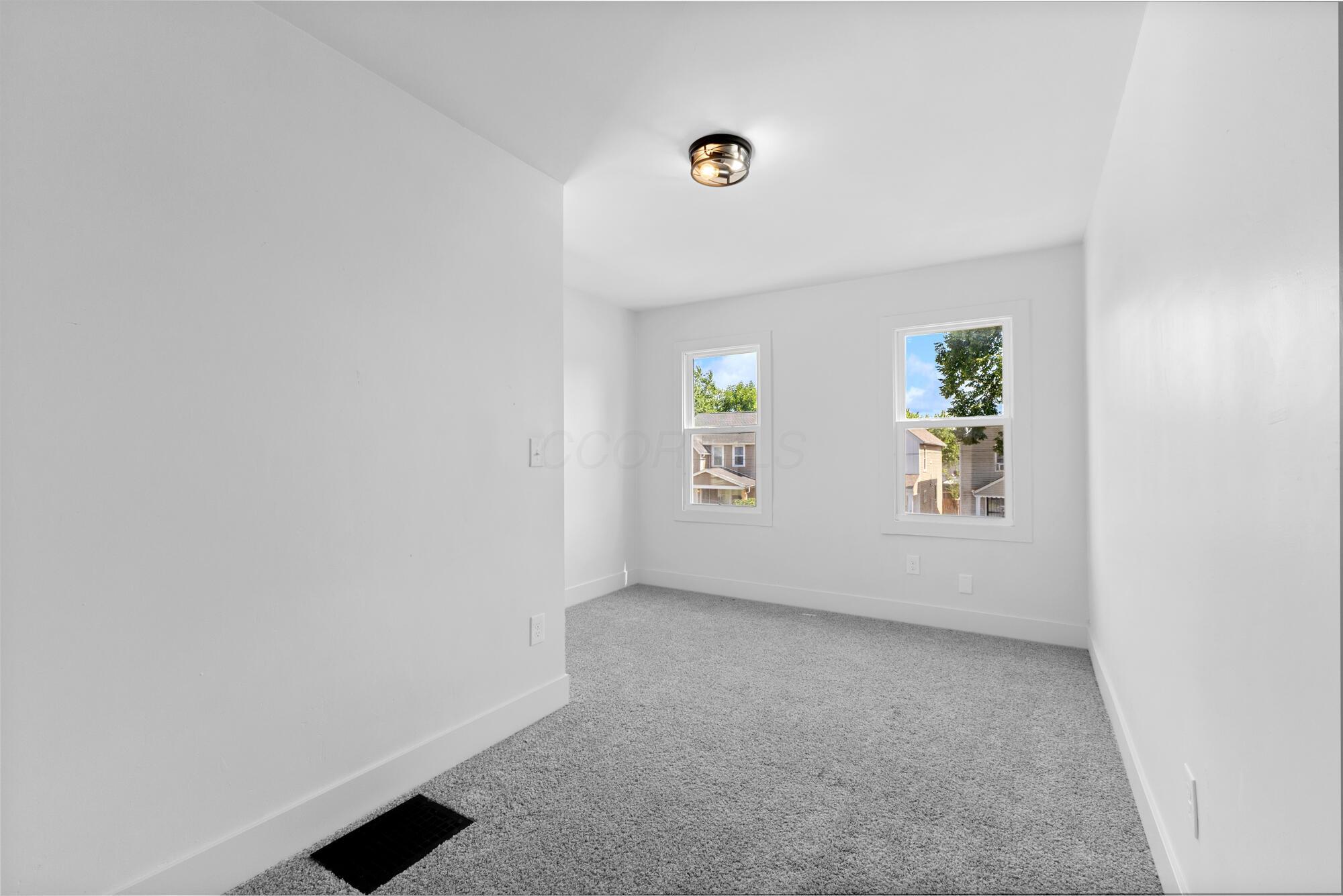 738 E Deshler Avenue Property Photo 12
