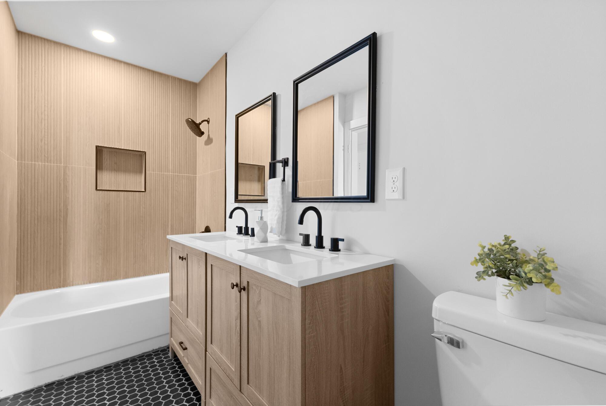 738 E Deshler Avenue Property Photo 17