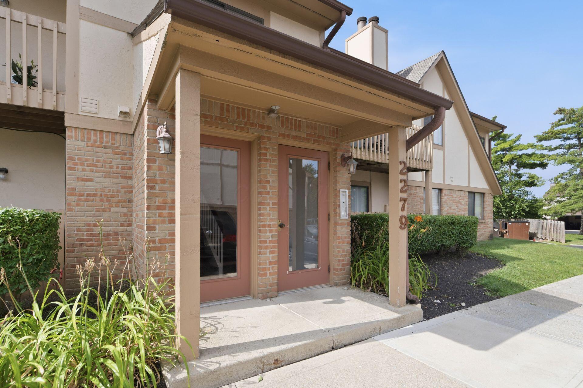 2279 Hedgerow, 2279 C Property Photo 1