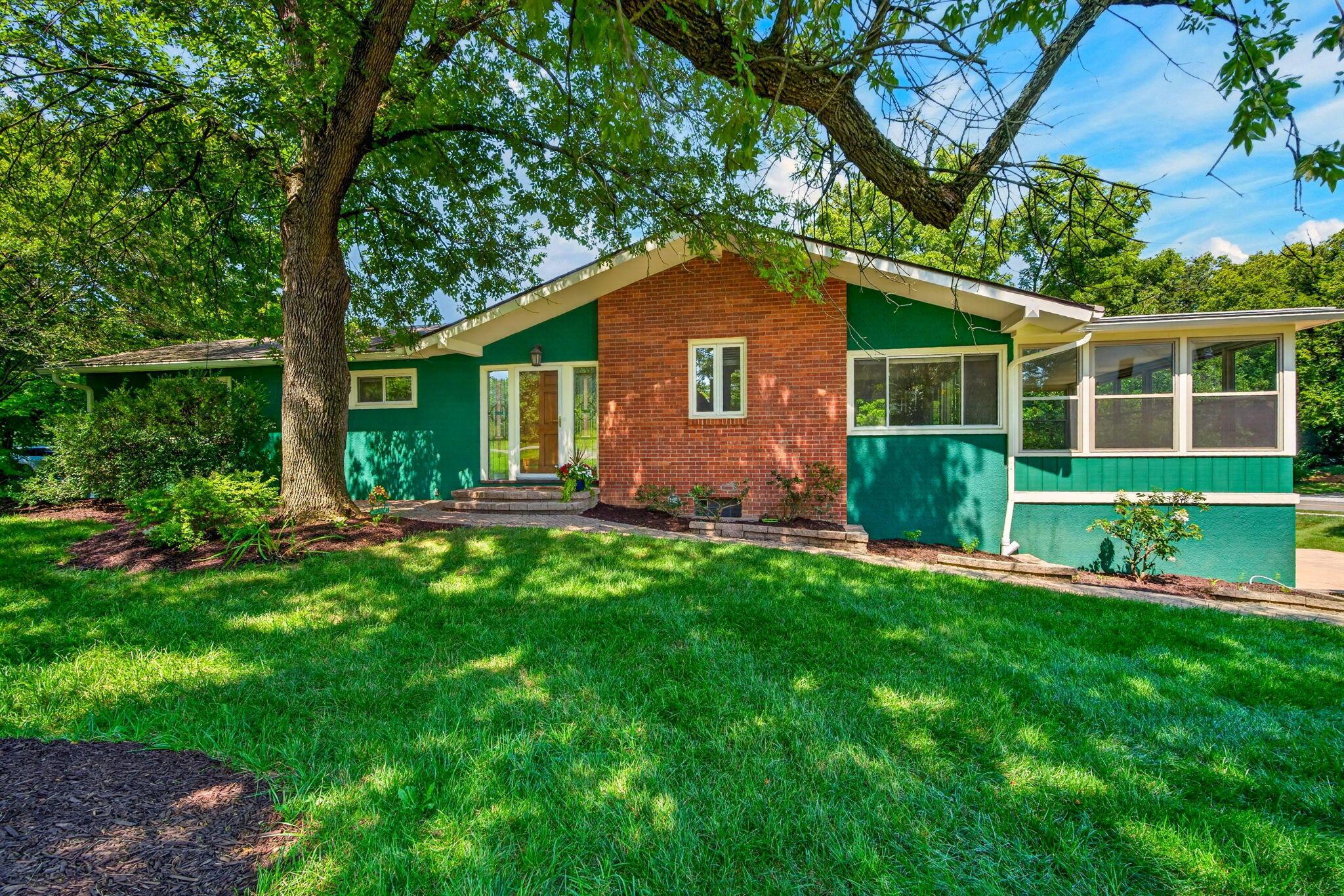 2709 Fishinger Road Property Photo 1