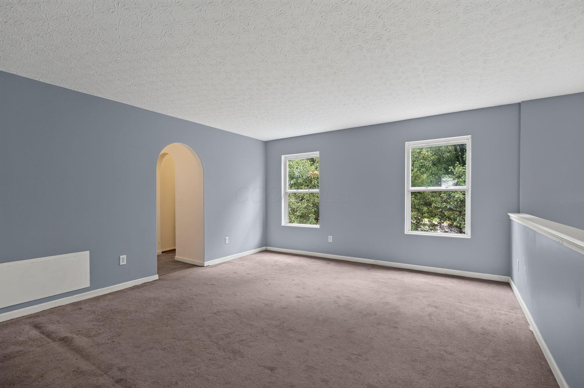 156 Knights Bridge Drive E Property Photo 21