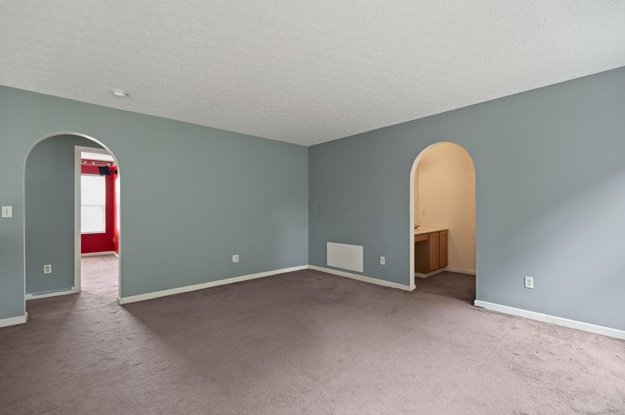 156 Knights Bridge Drive E Property Photo 22