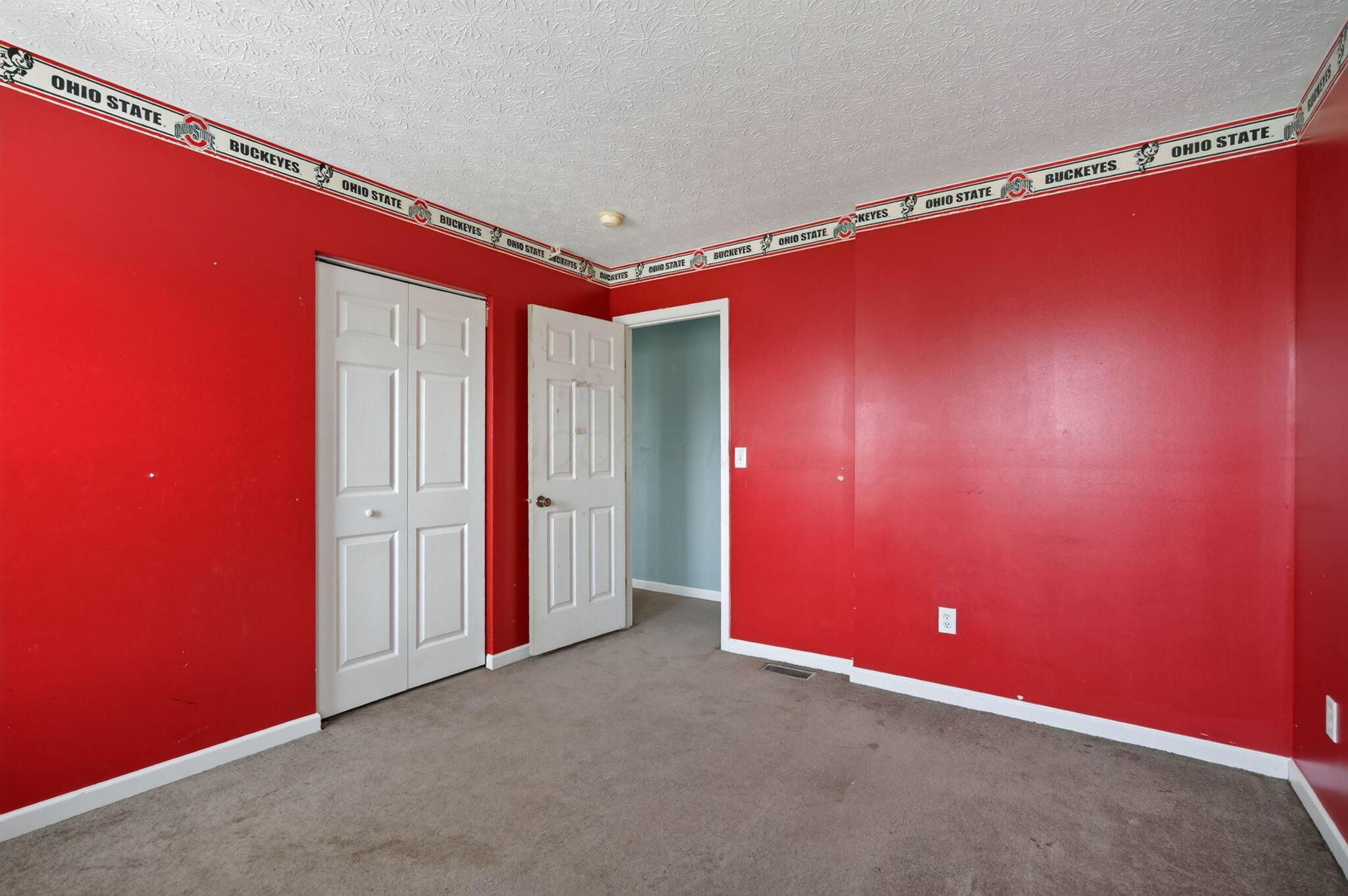 156 Knights Bridge Drive E Property Photo 28
