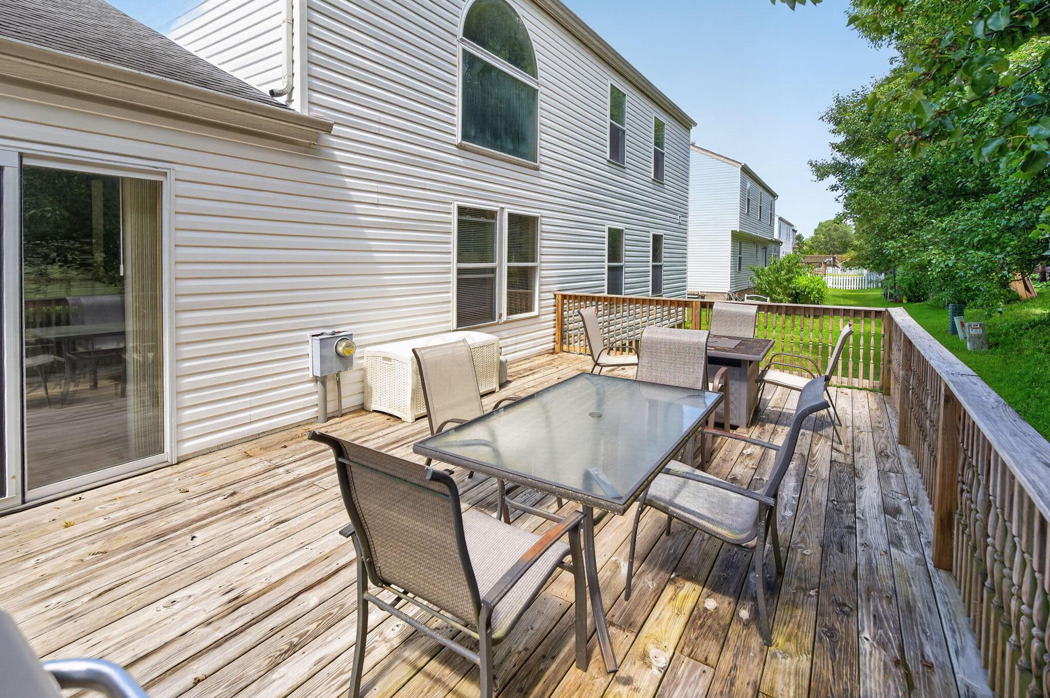 156 Knights Bridge Drive E Property Photo 30