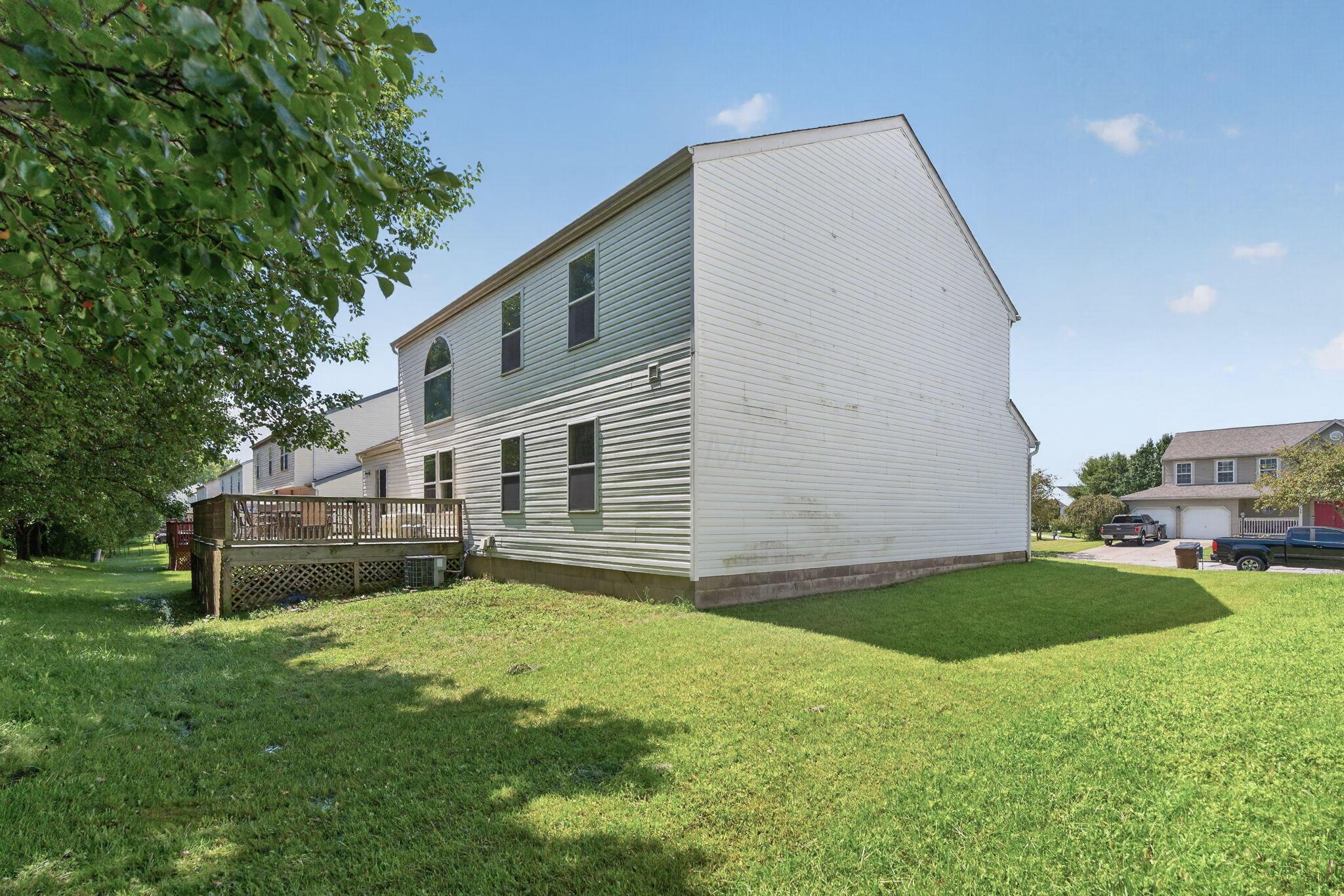 156 Knights Bridge Drive E Property Photo 32