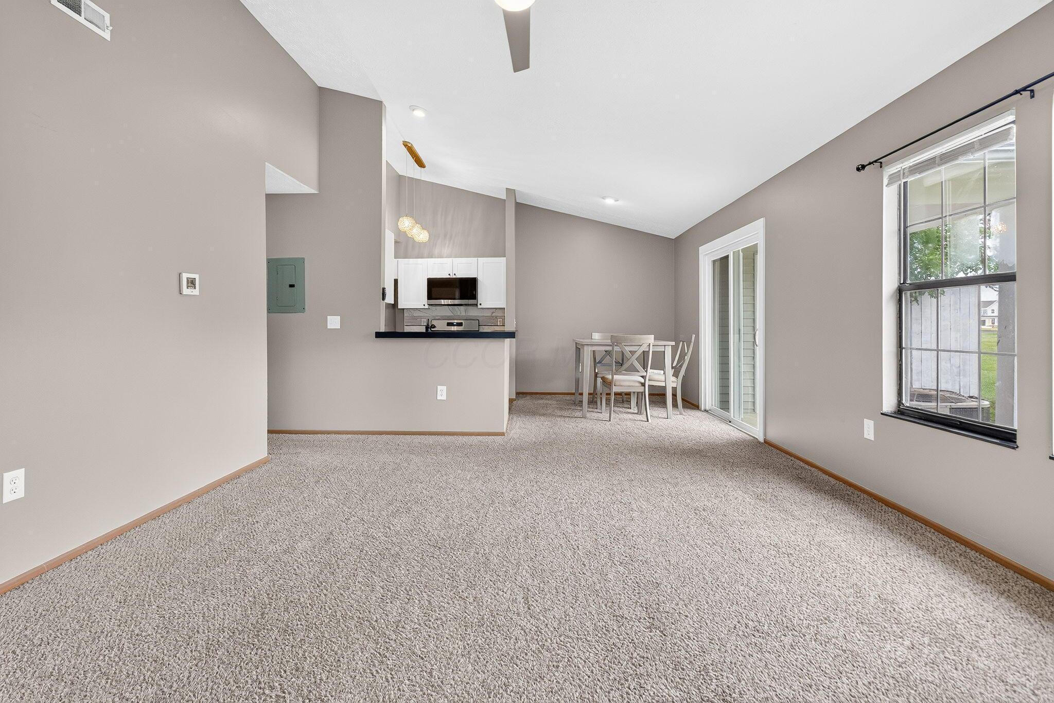 1107 Coventry Way, D Property Photo 5