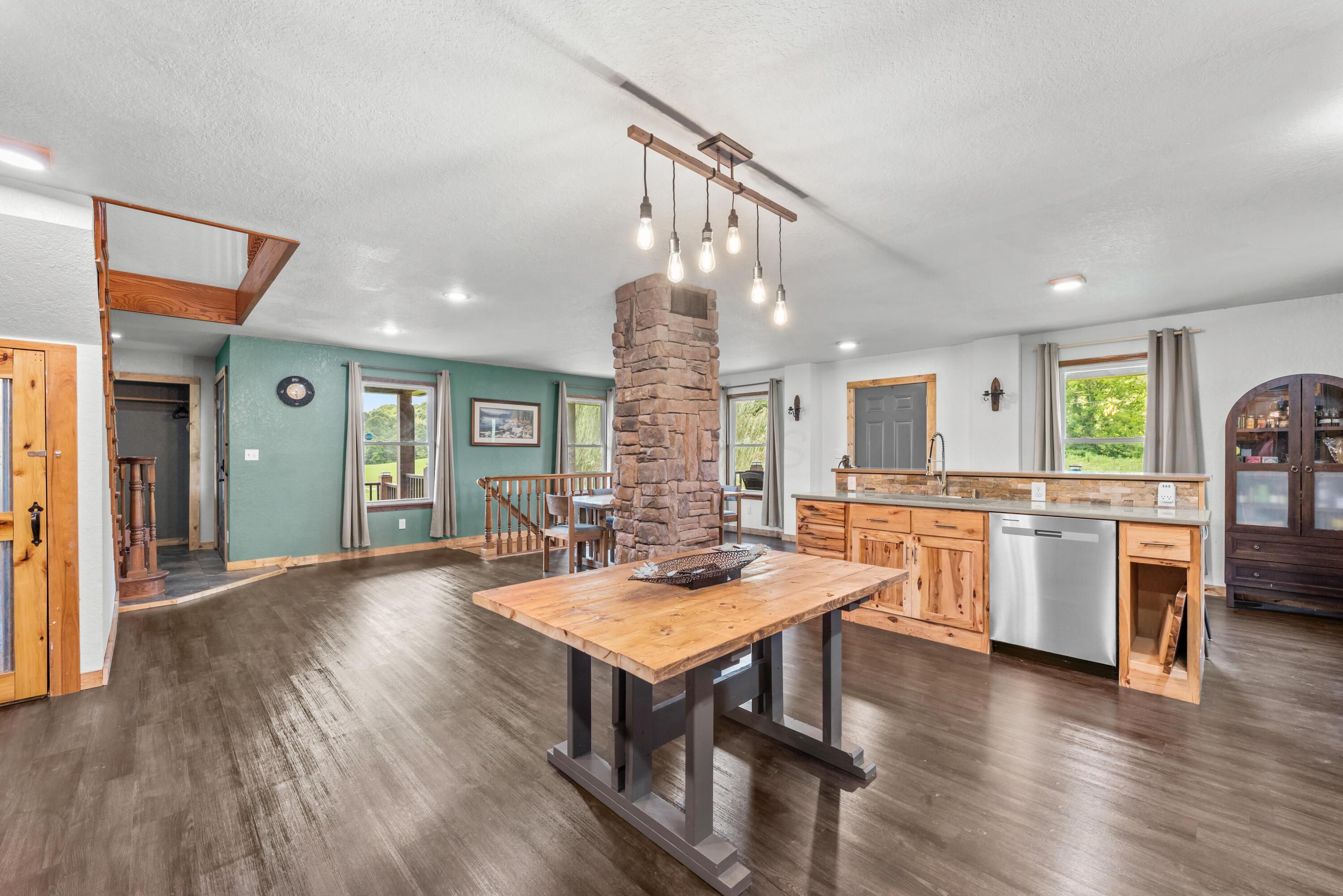 2545 Nebo Road Property Photo 10