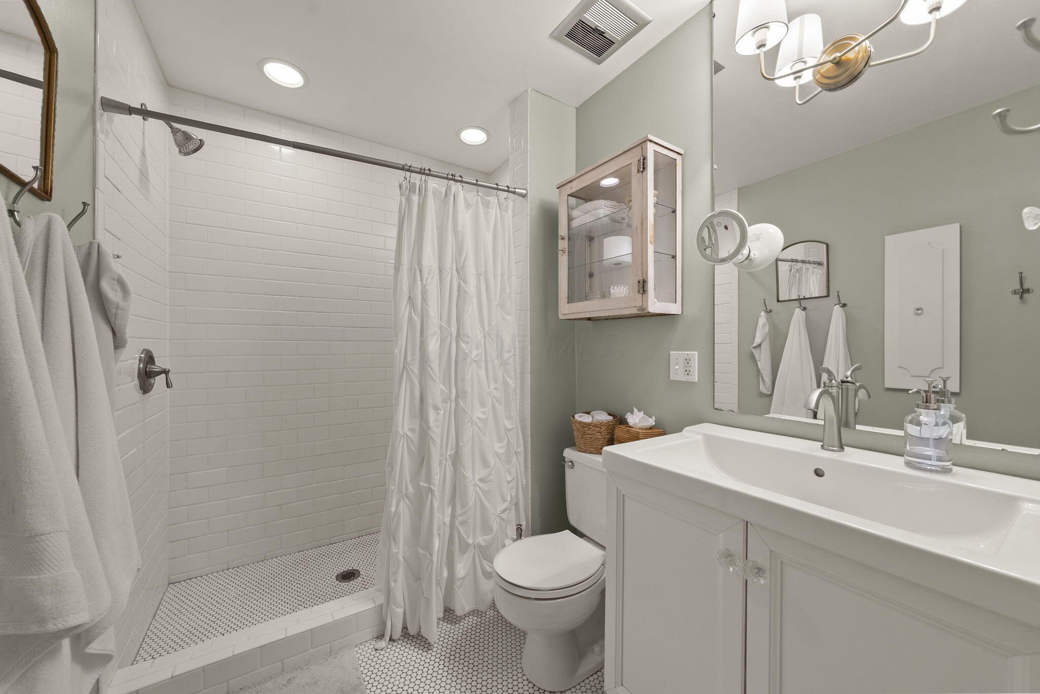 4375 Castleton Road Property Photo 14