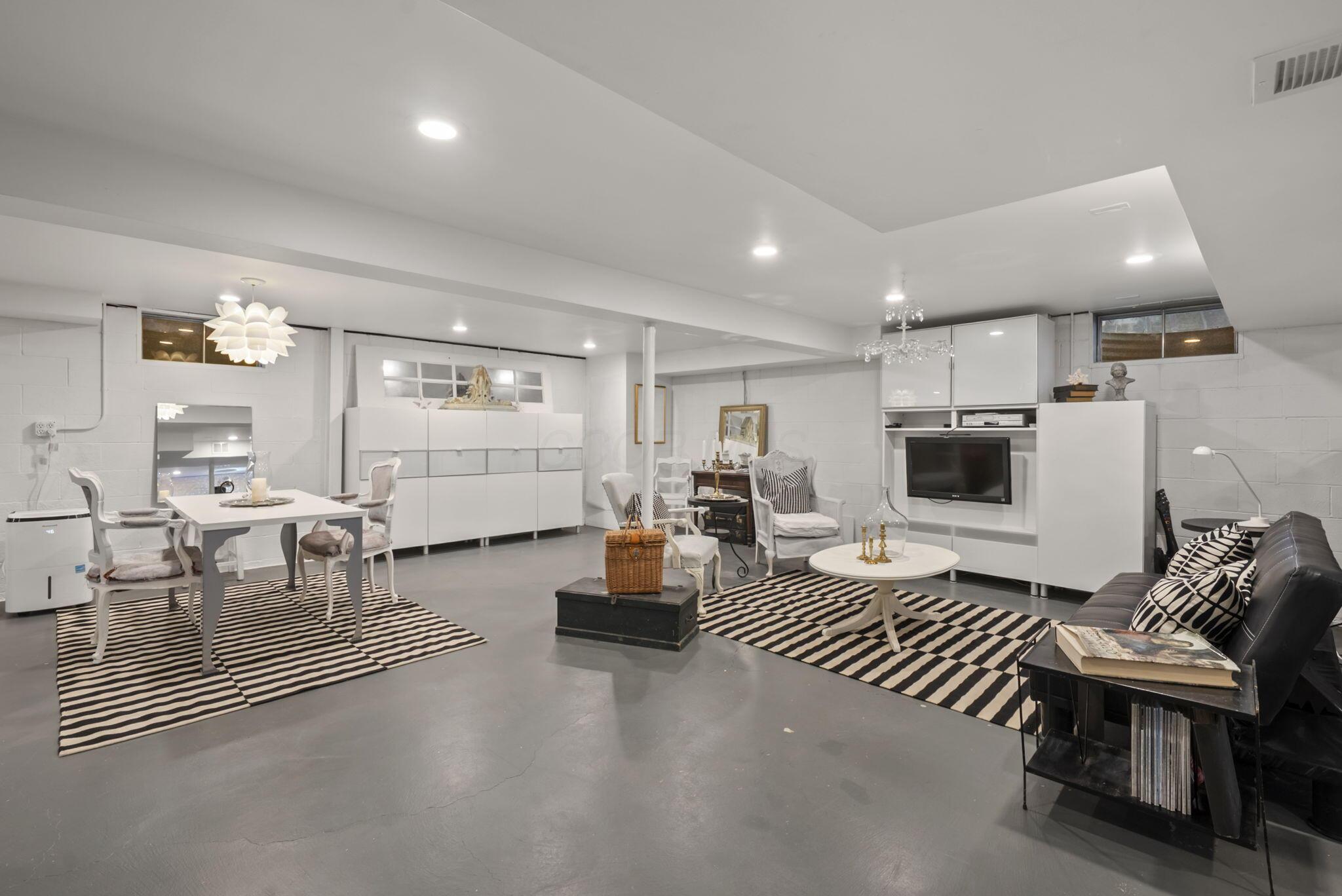 4375 Castleton Road Property Photo 15