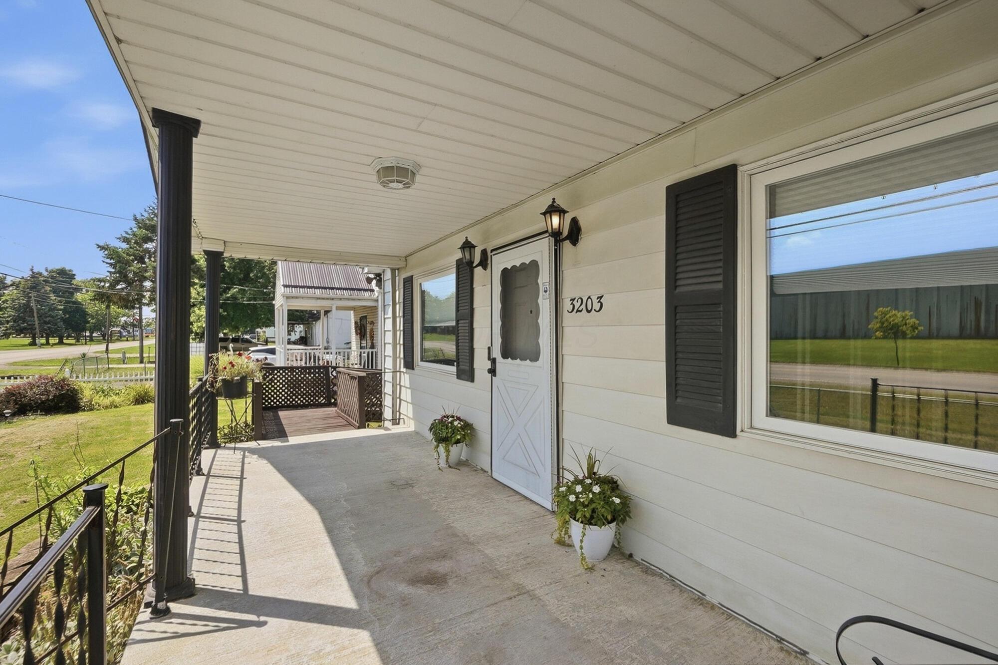 3203 Lockbourne Road Property Photo 4
