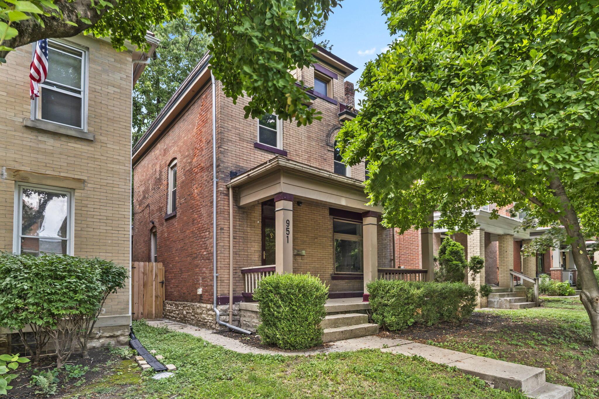 951 Mount Pleasant Avenue Property Photo 1