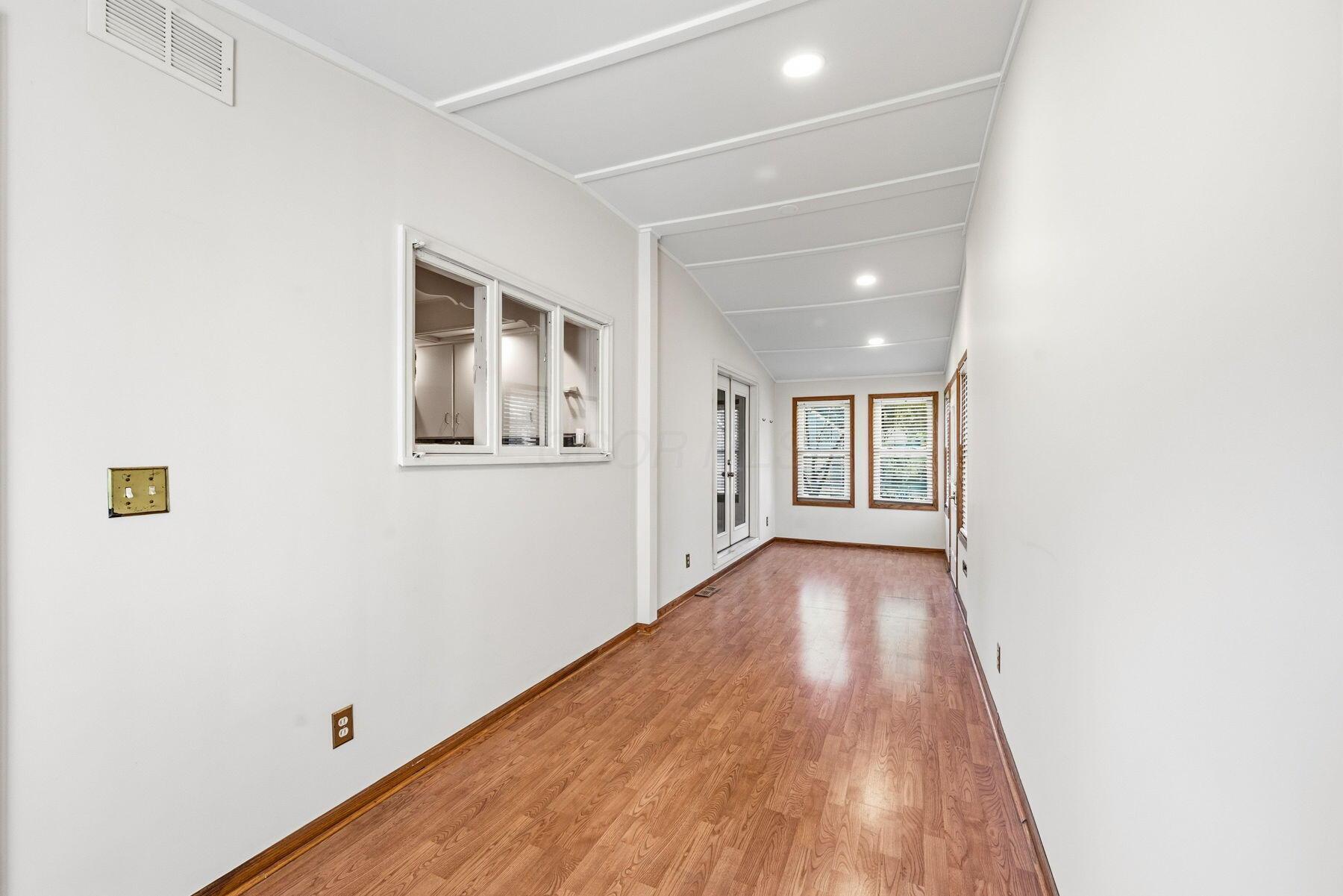 645 Vernon Heights Boulevard Property Photo 11