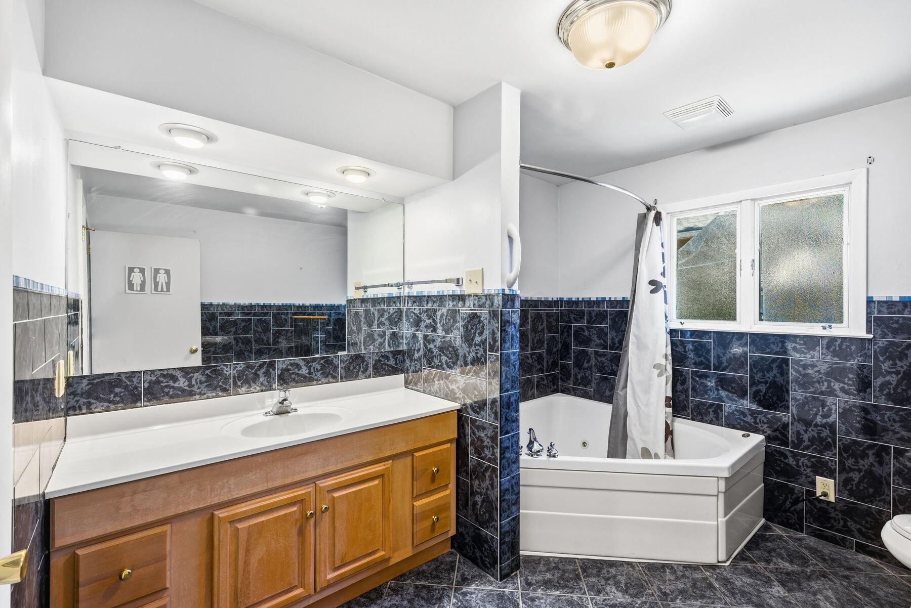 645 Vernon Heights Boulevard Property Photo 33