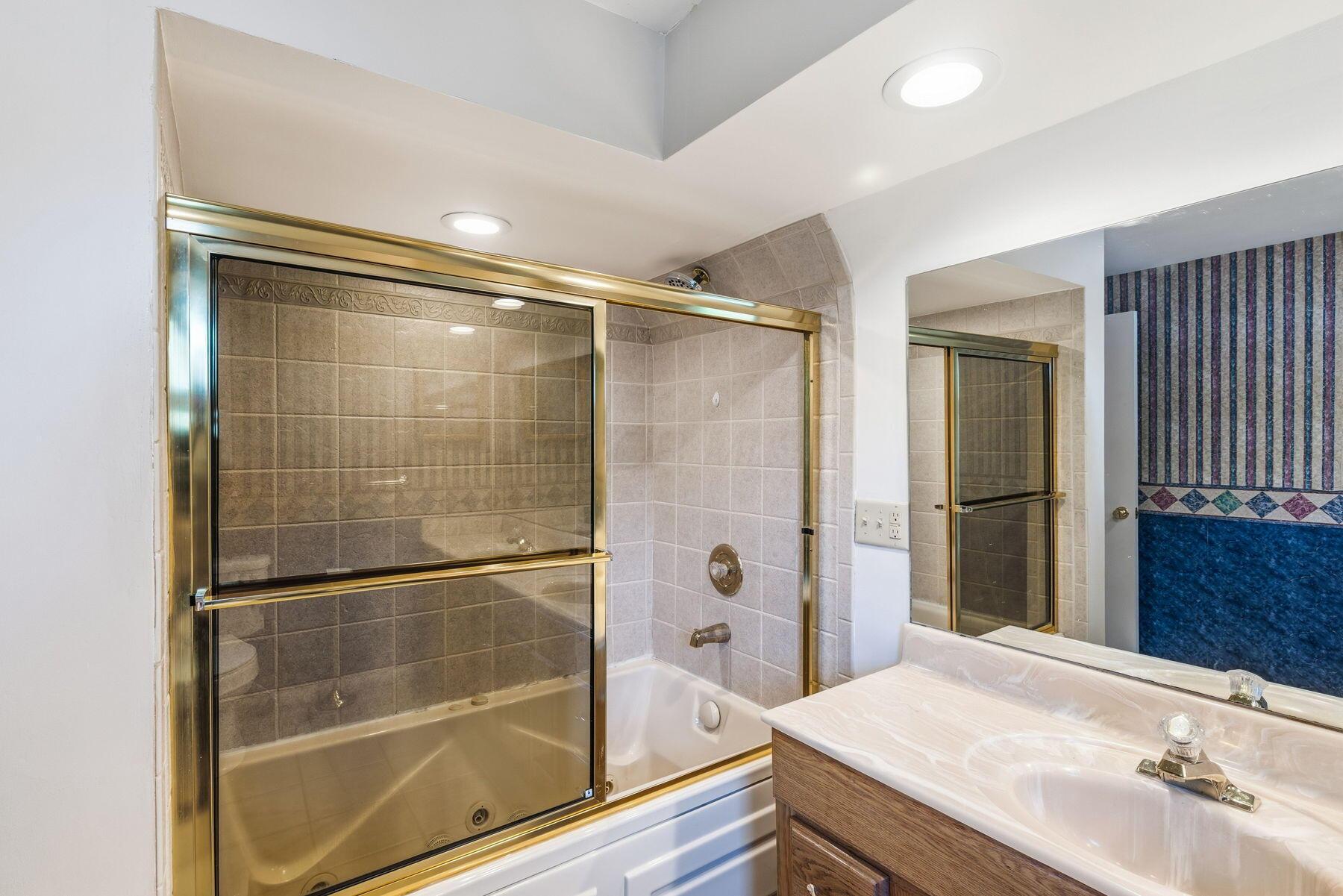 645 Vernon Heights Boulevard Property Photo 39