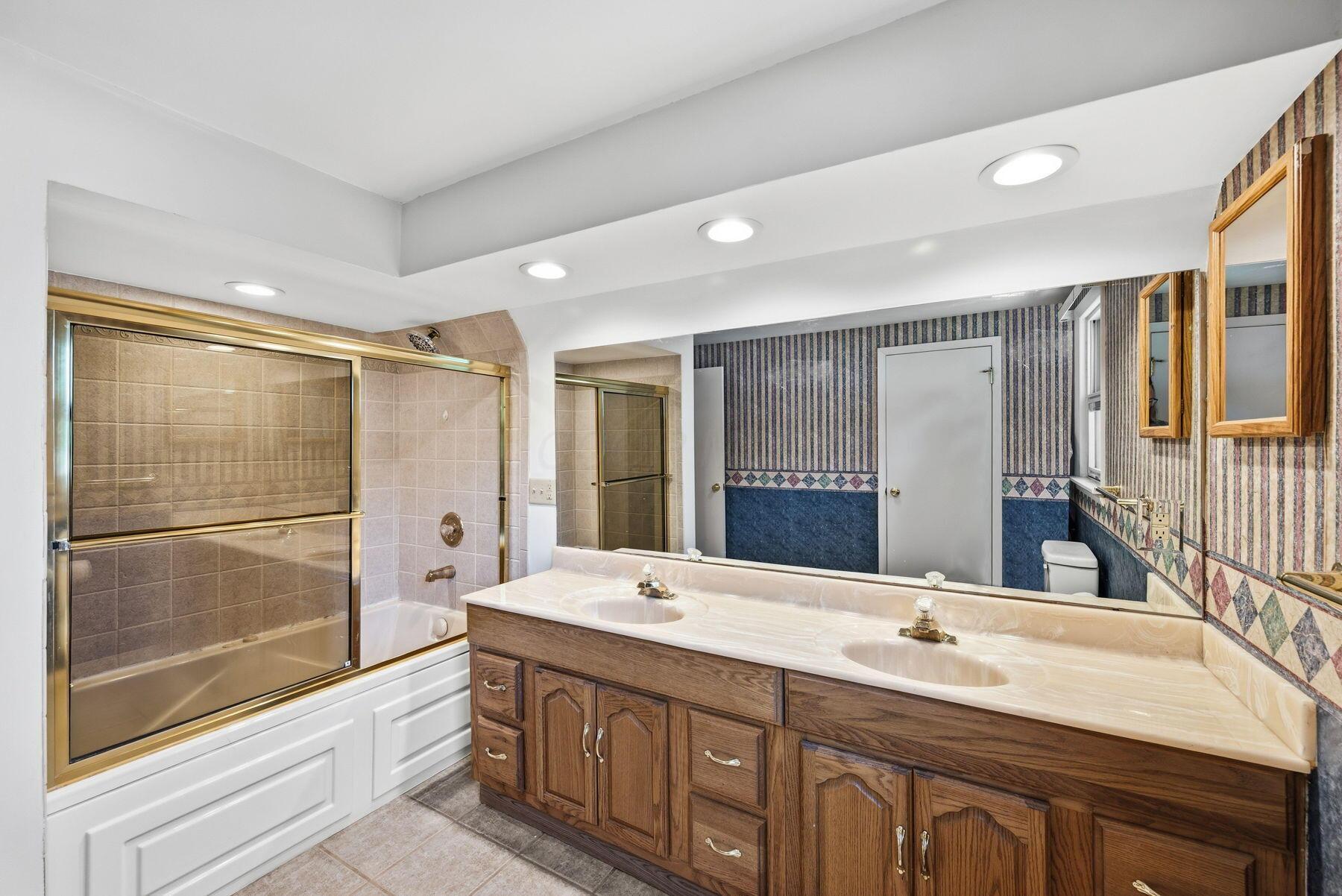 645 Vernon Heights Boulevard Property Photo 40