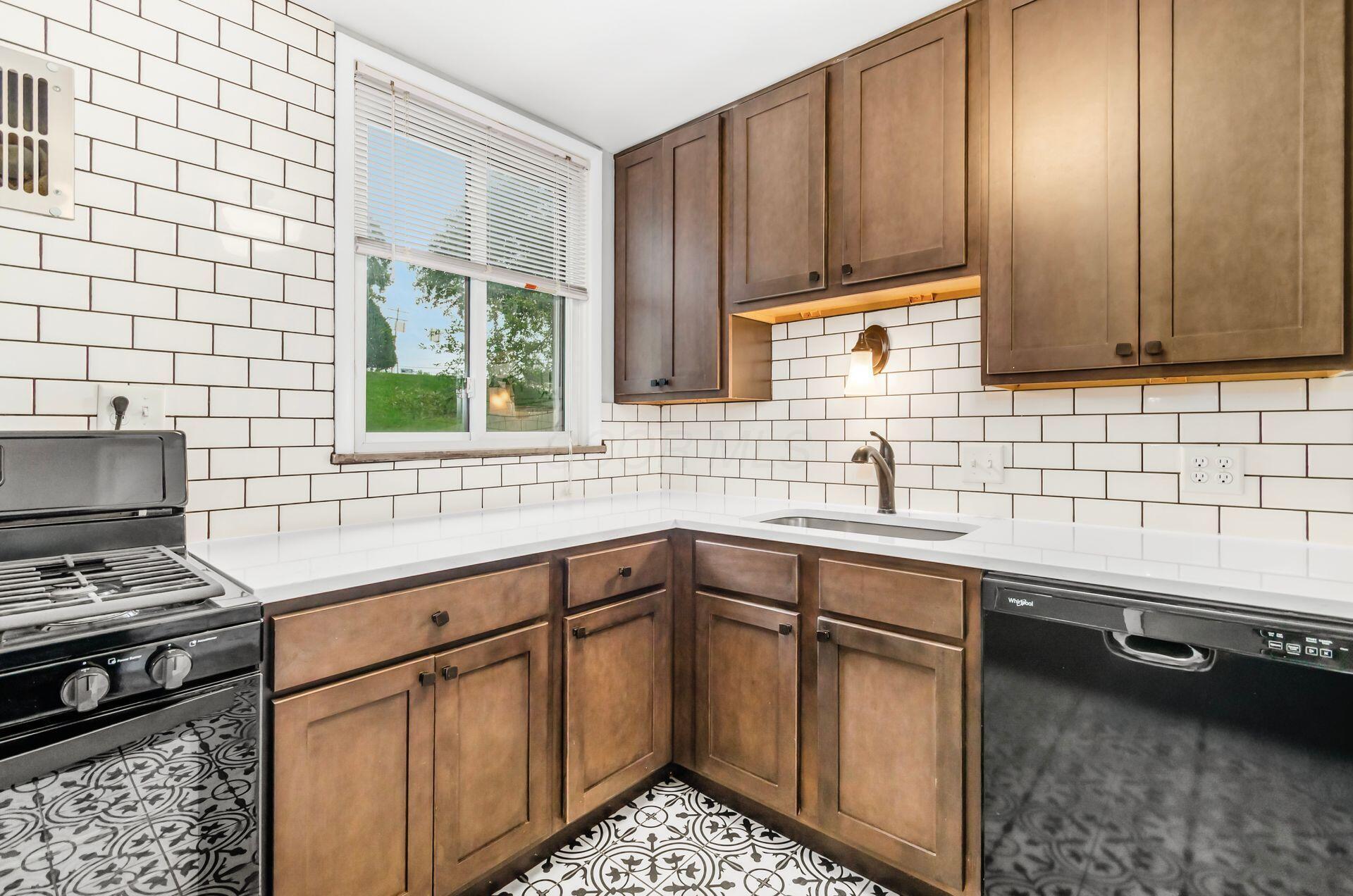 712 Overbrook Drive, 1c Property Photo 18