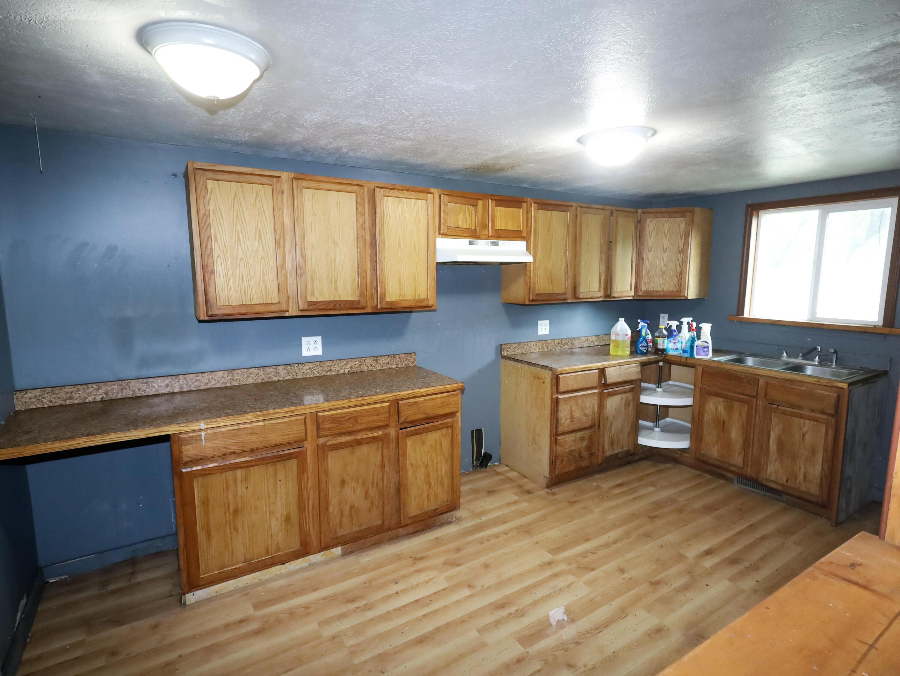 539 E State Street Property Photo 4