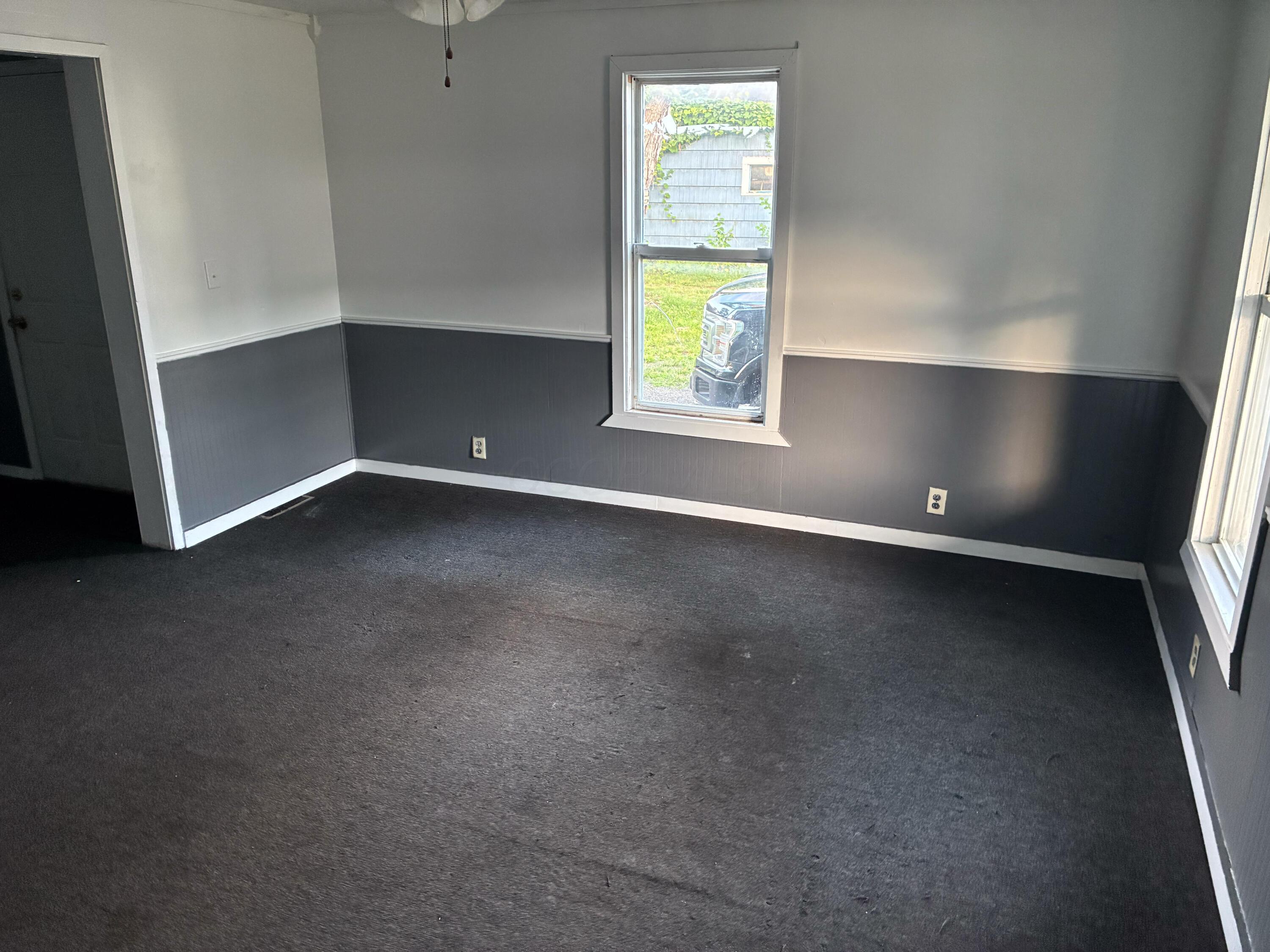 539 E State Street Property Photo 6