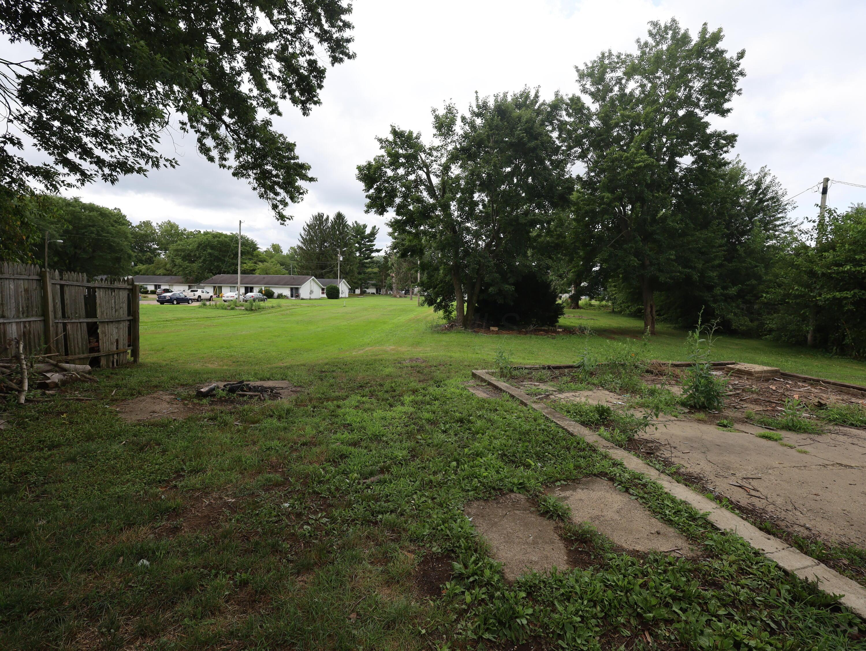 539 E State Street Property Photo 9