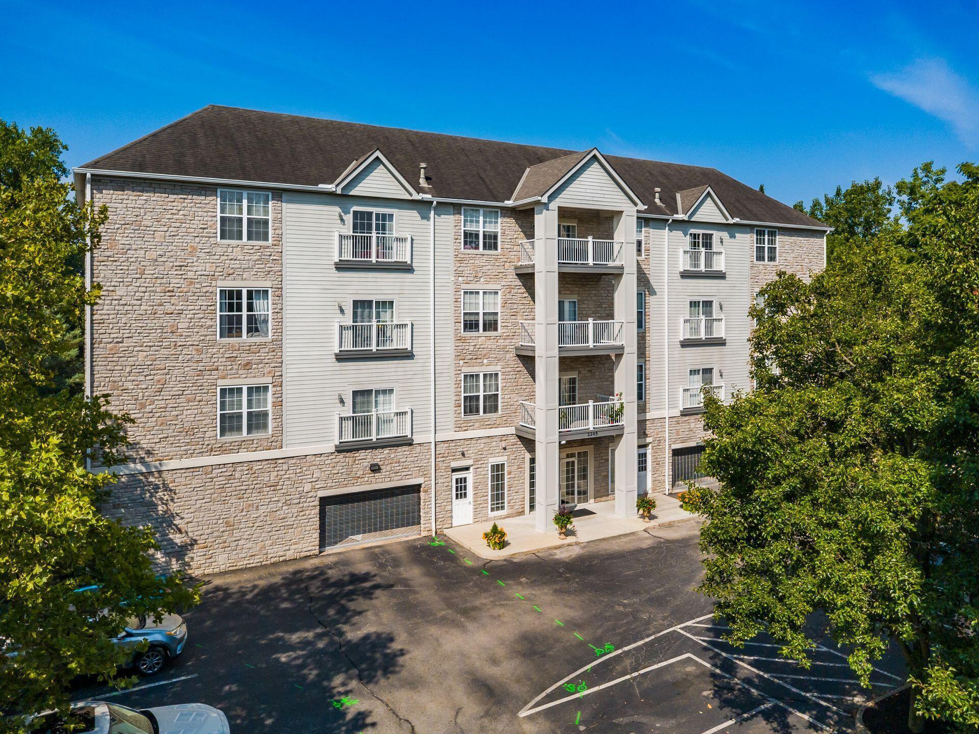 2245 Riverside Drive, 202