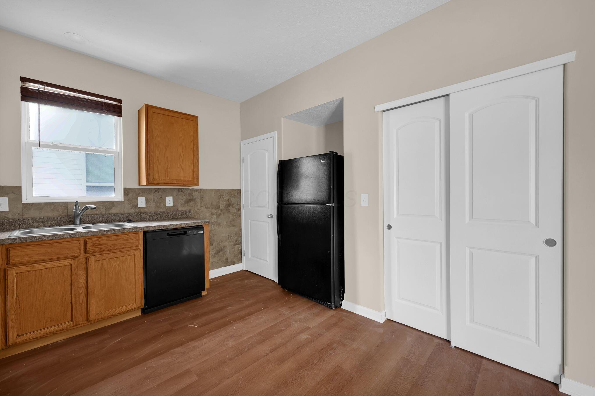 73 Glenridge Drive Property Photo 14