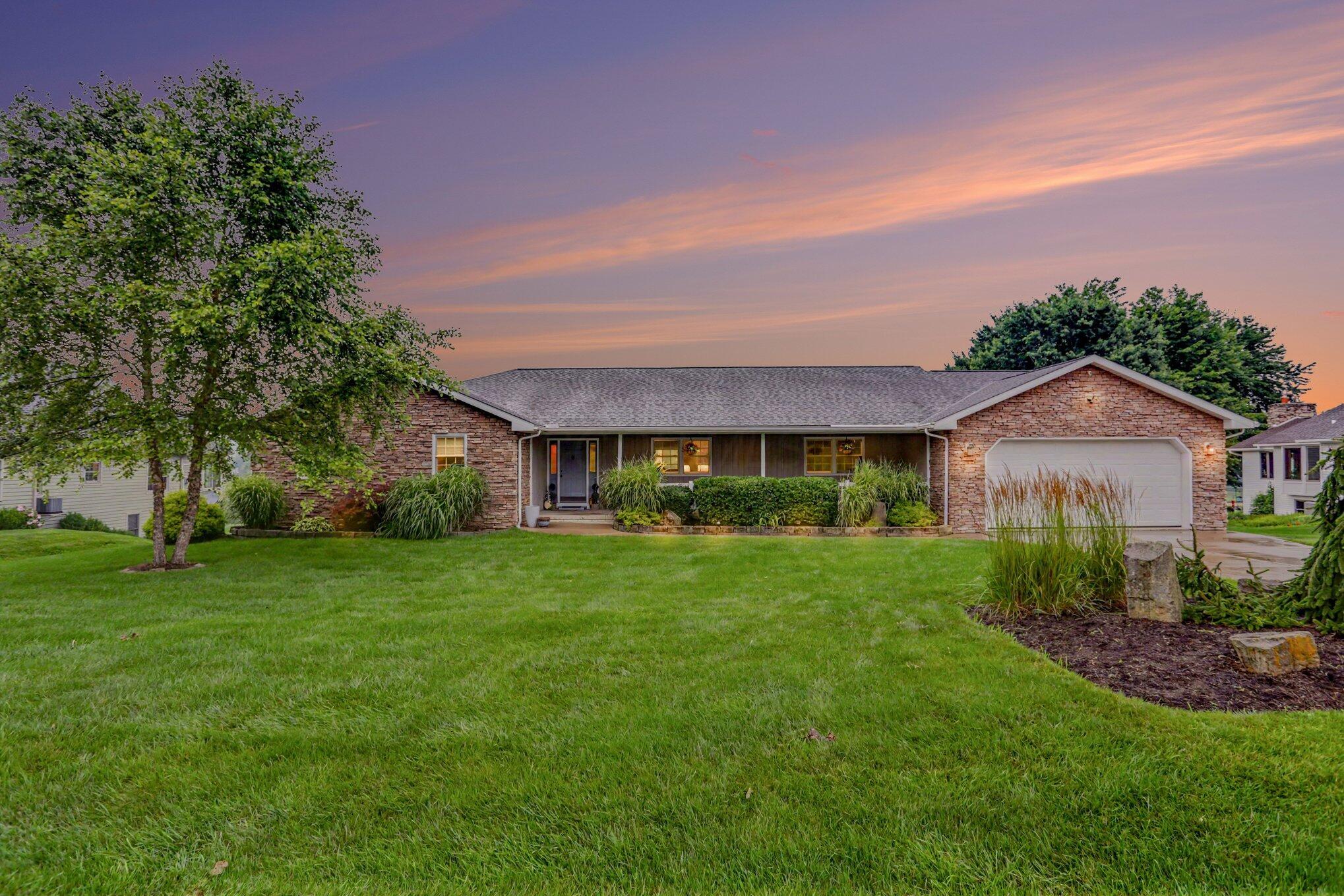 922 Fairway Drive Property Photo 1