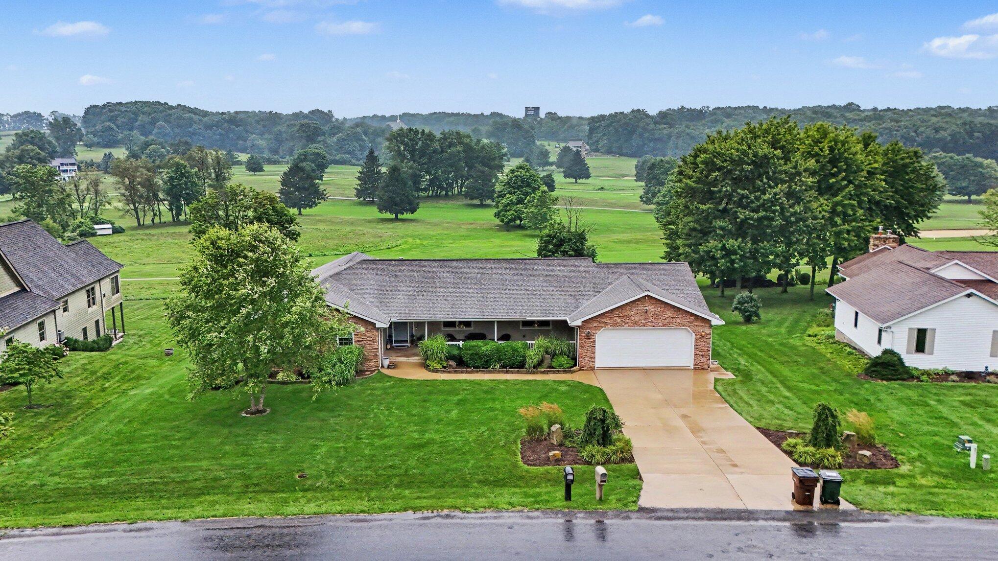 922 Fairway Drive Property Photo 3