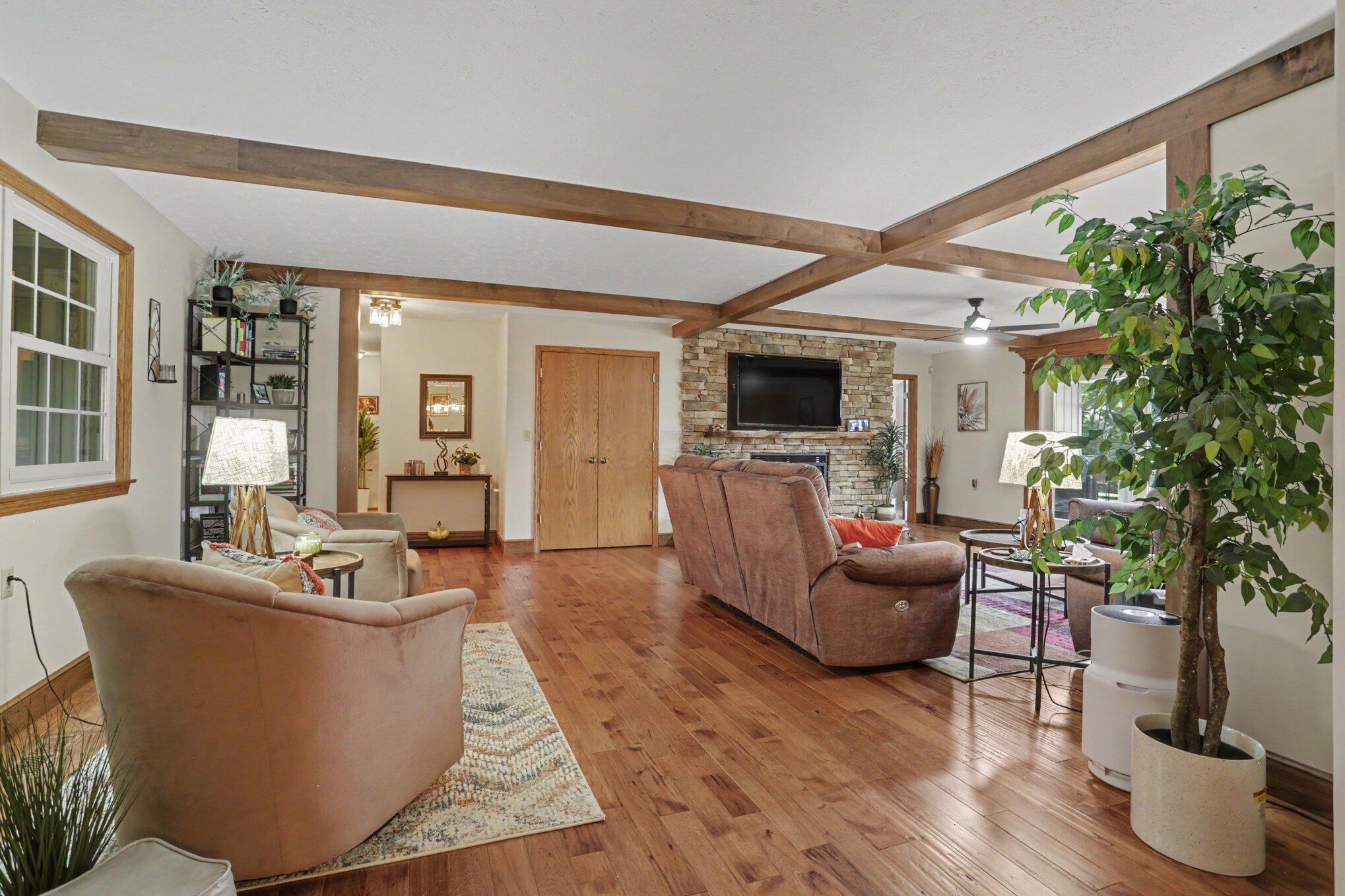 922 Fairway Drive Property Photo 11