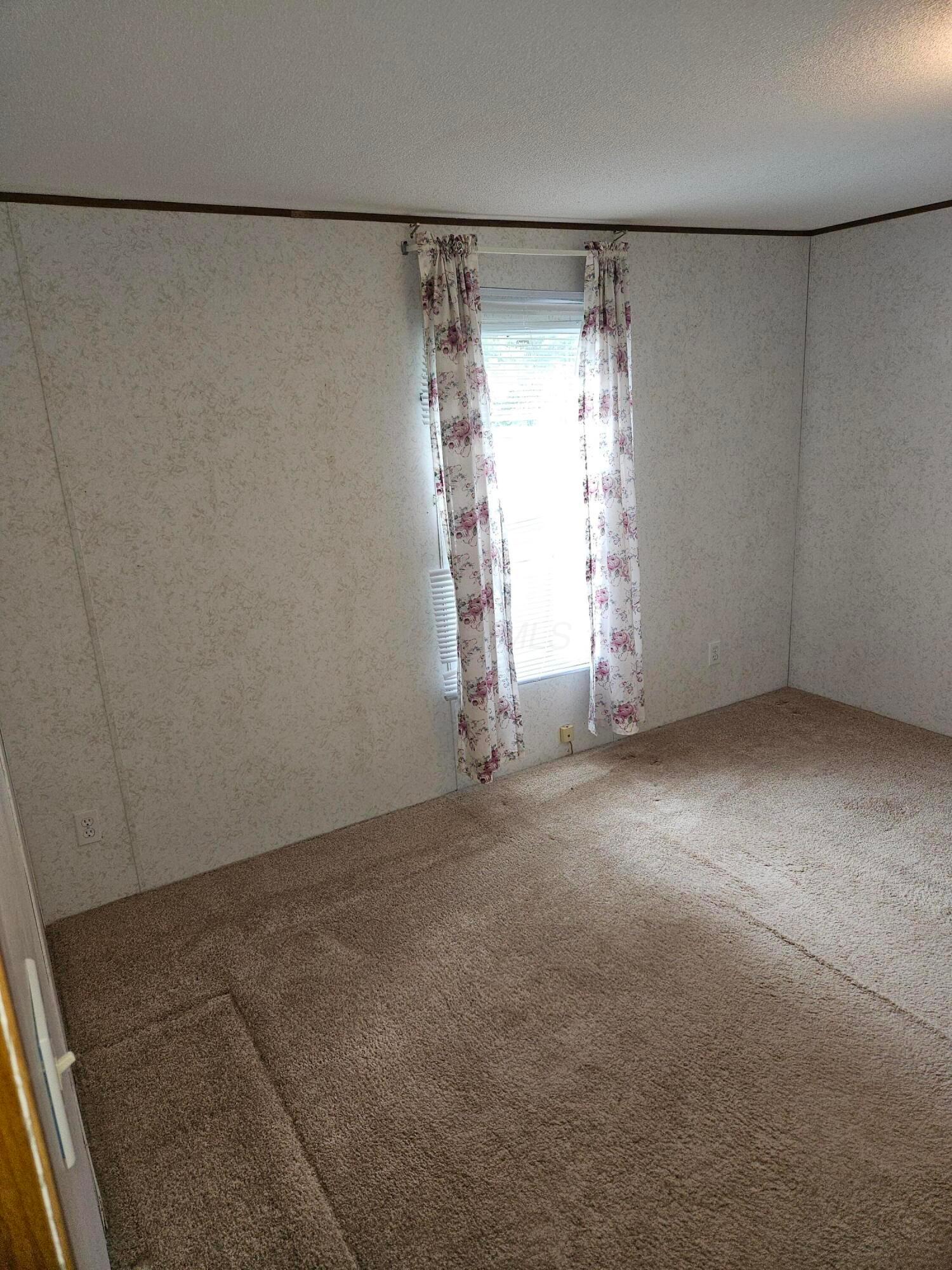 1570 E Main Street, 62 Property Photo 10