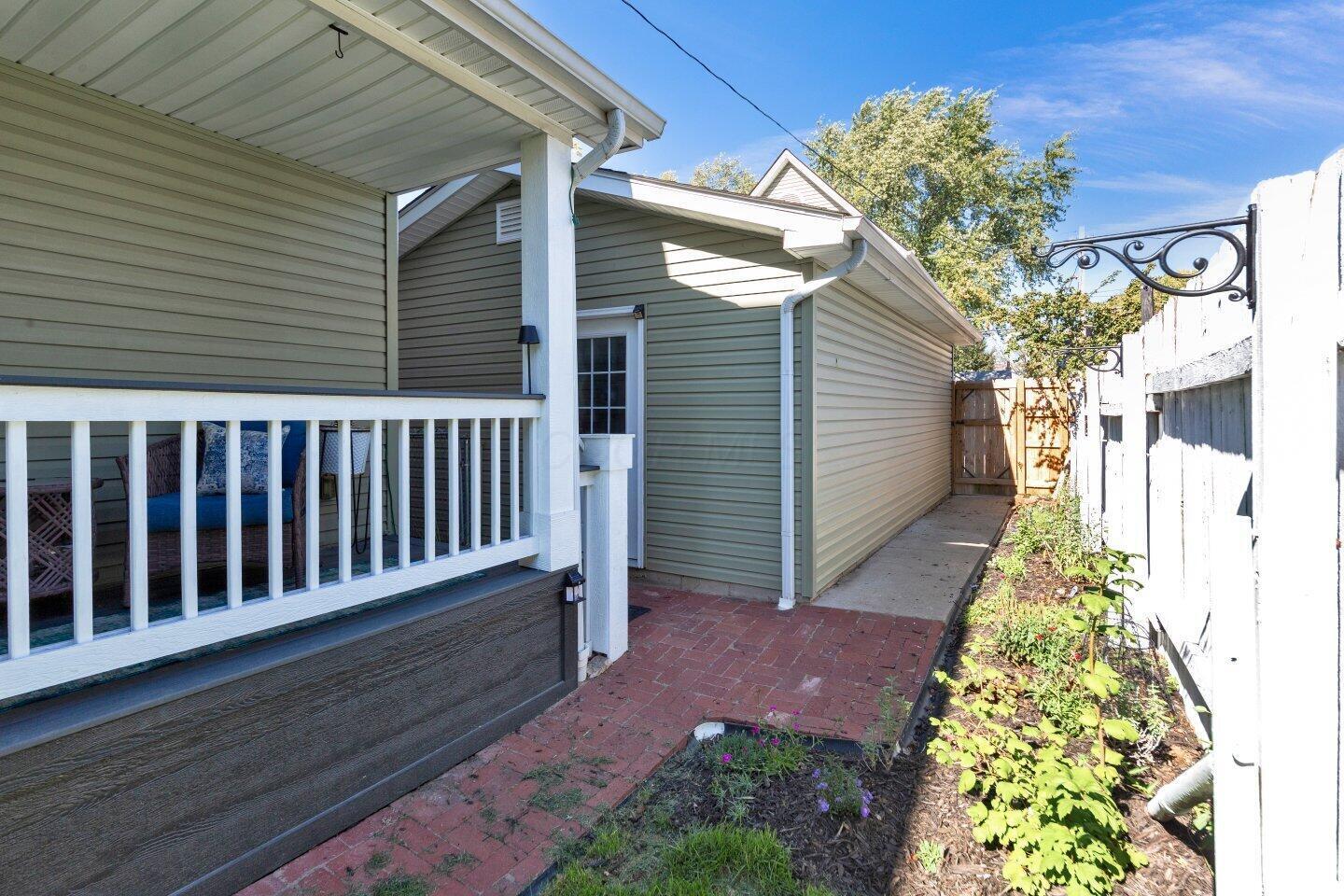 80 Hanford Street Property Photo 37