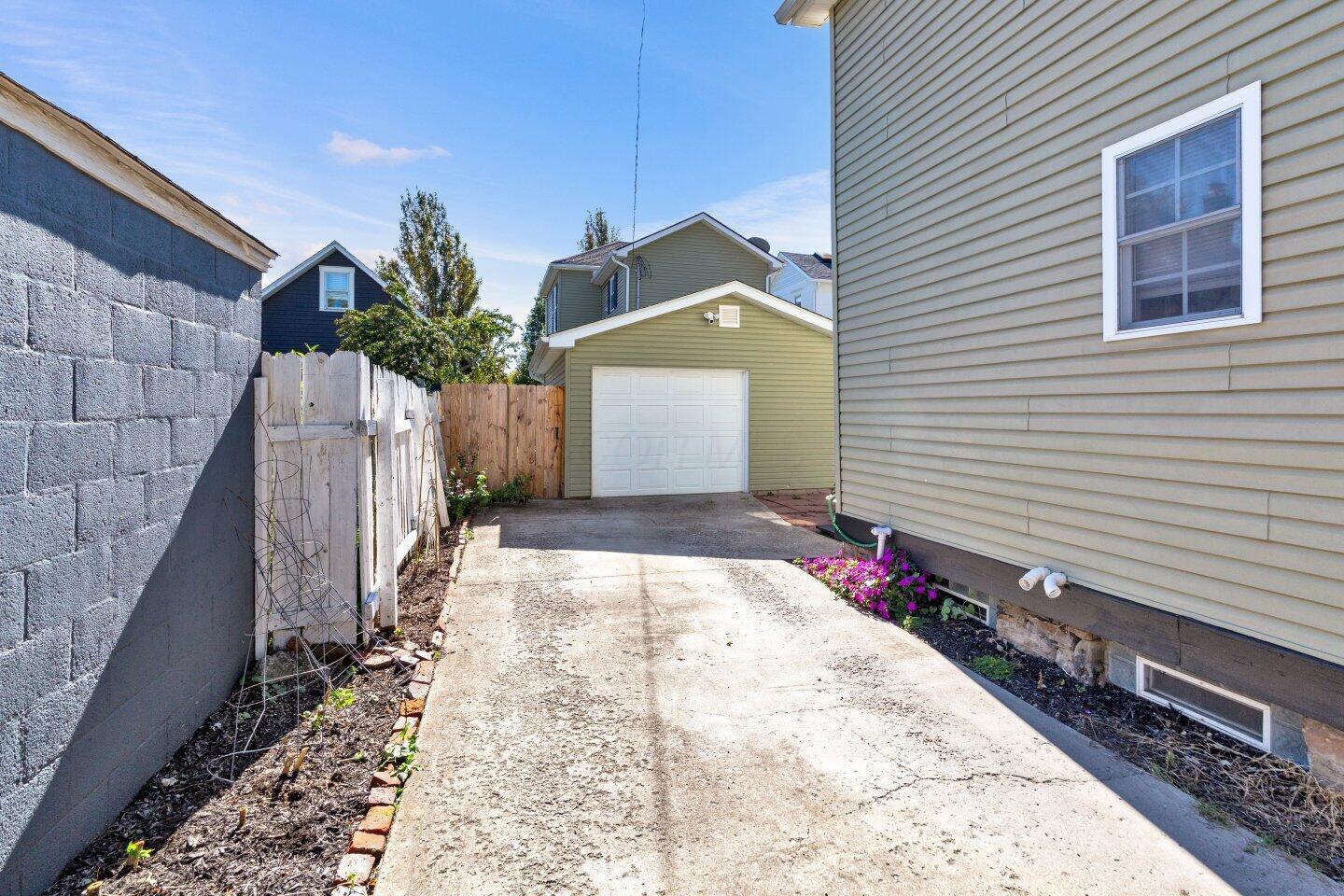 80 Hanford Street Property Photo 40
