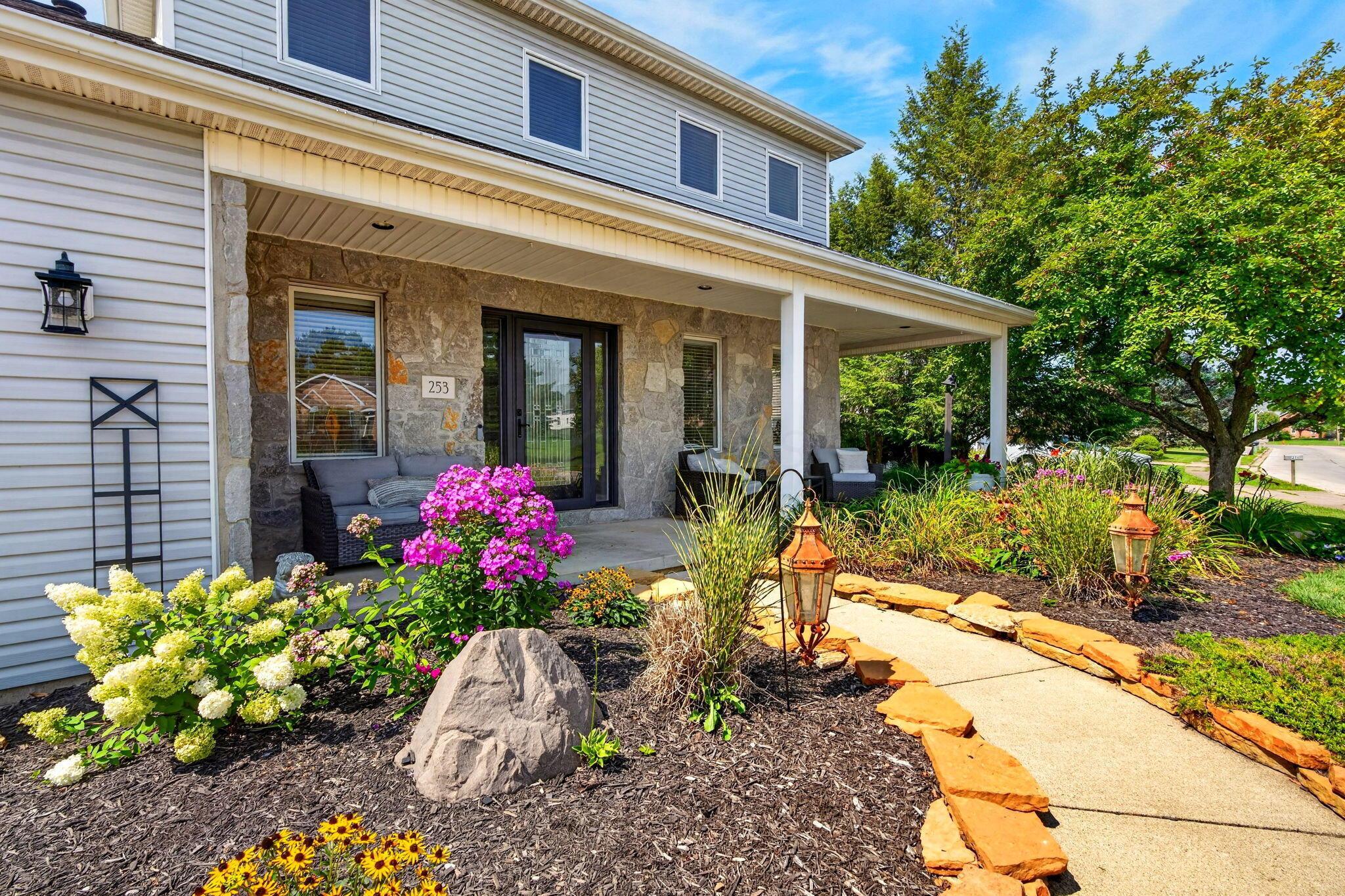 253 Clark Drive Property Photo 7