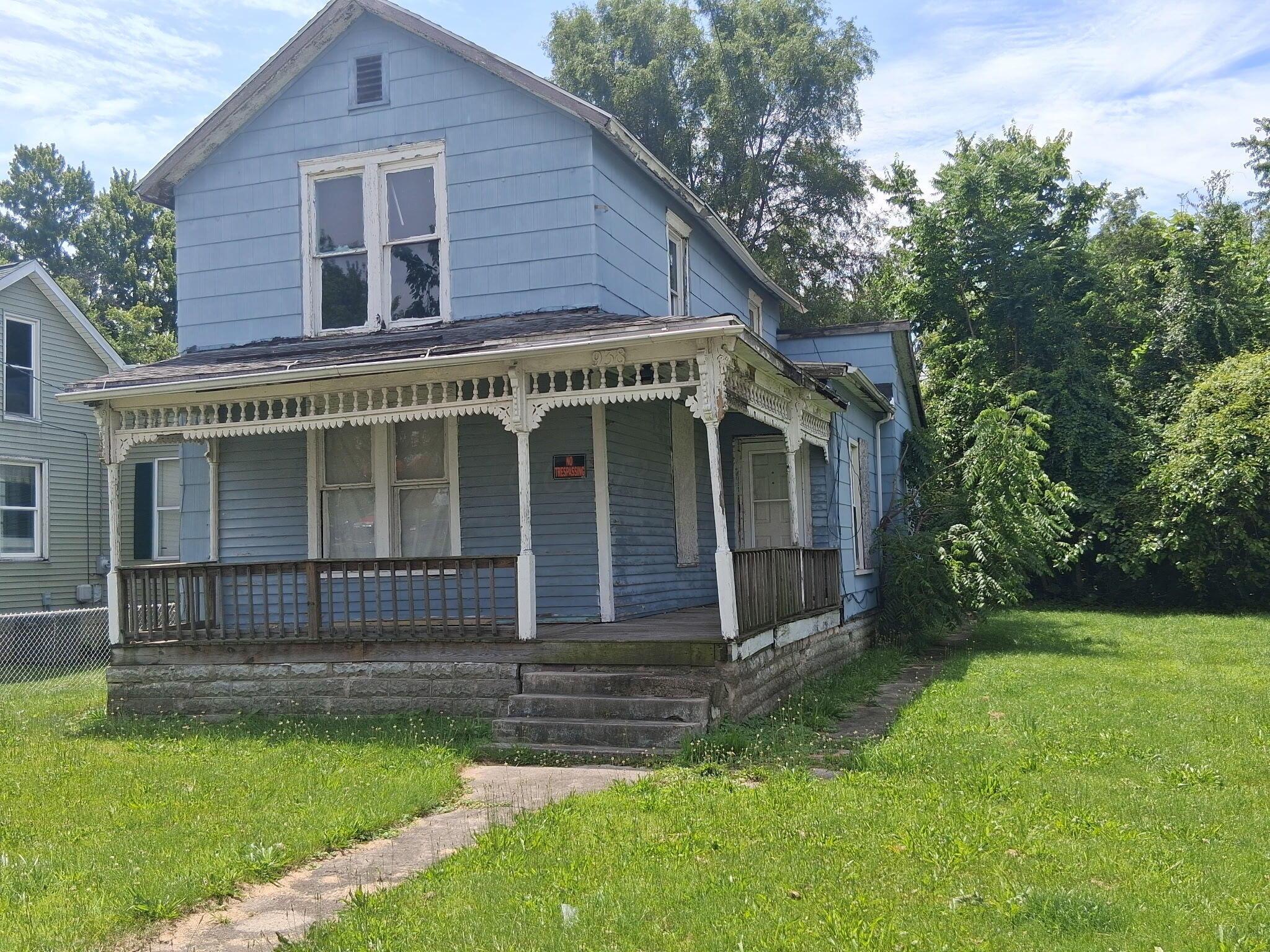 938 E High Street Property Photo 1