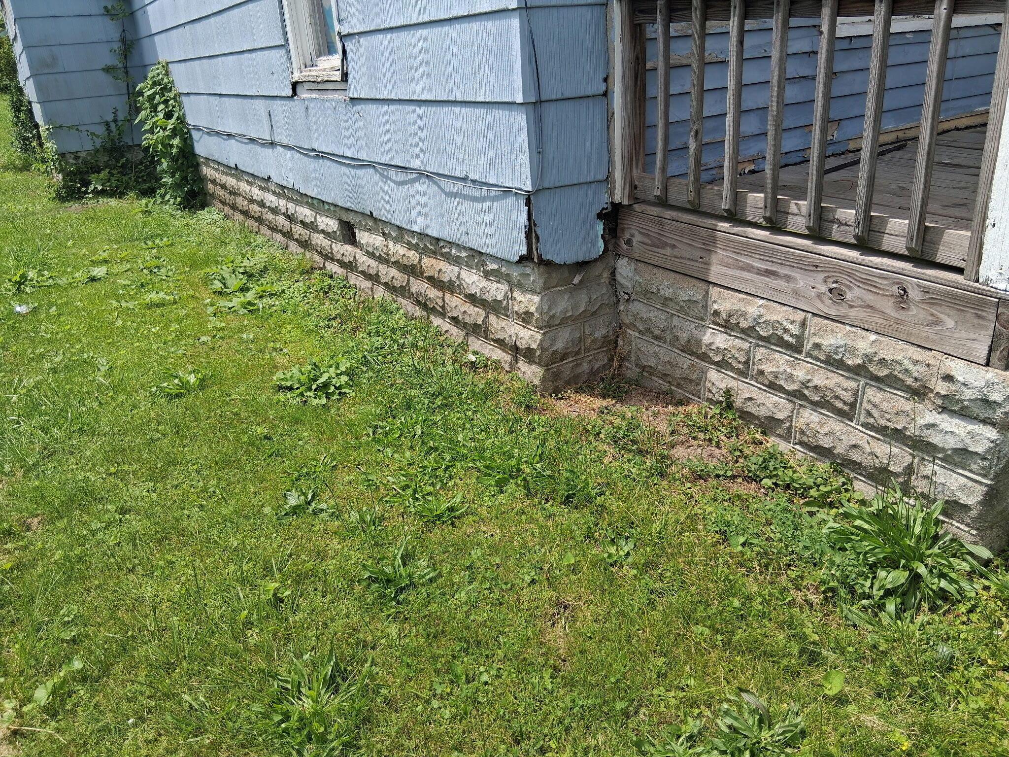 938 E High Street Property Photo 5