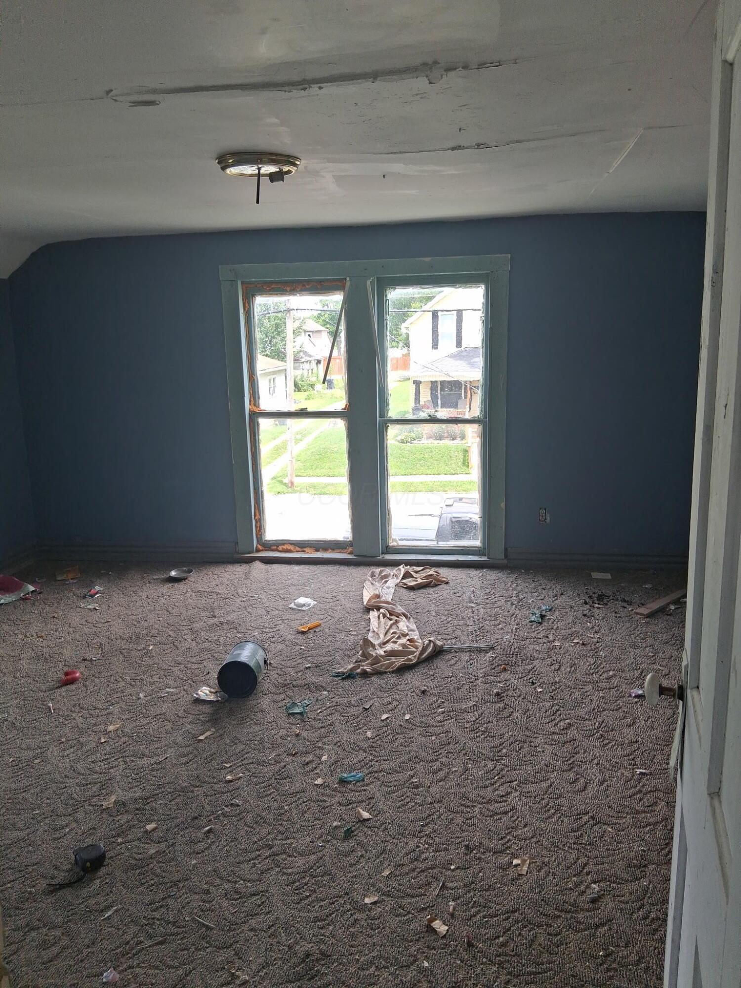 938 E High Street Property Photo 7