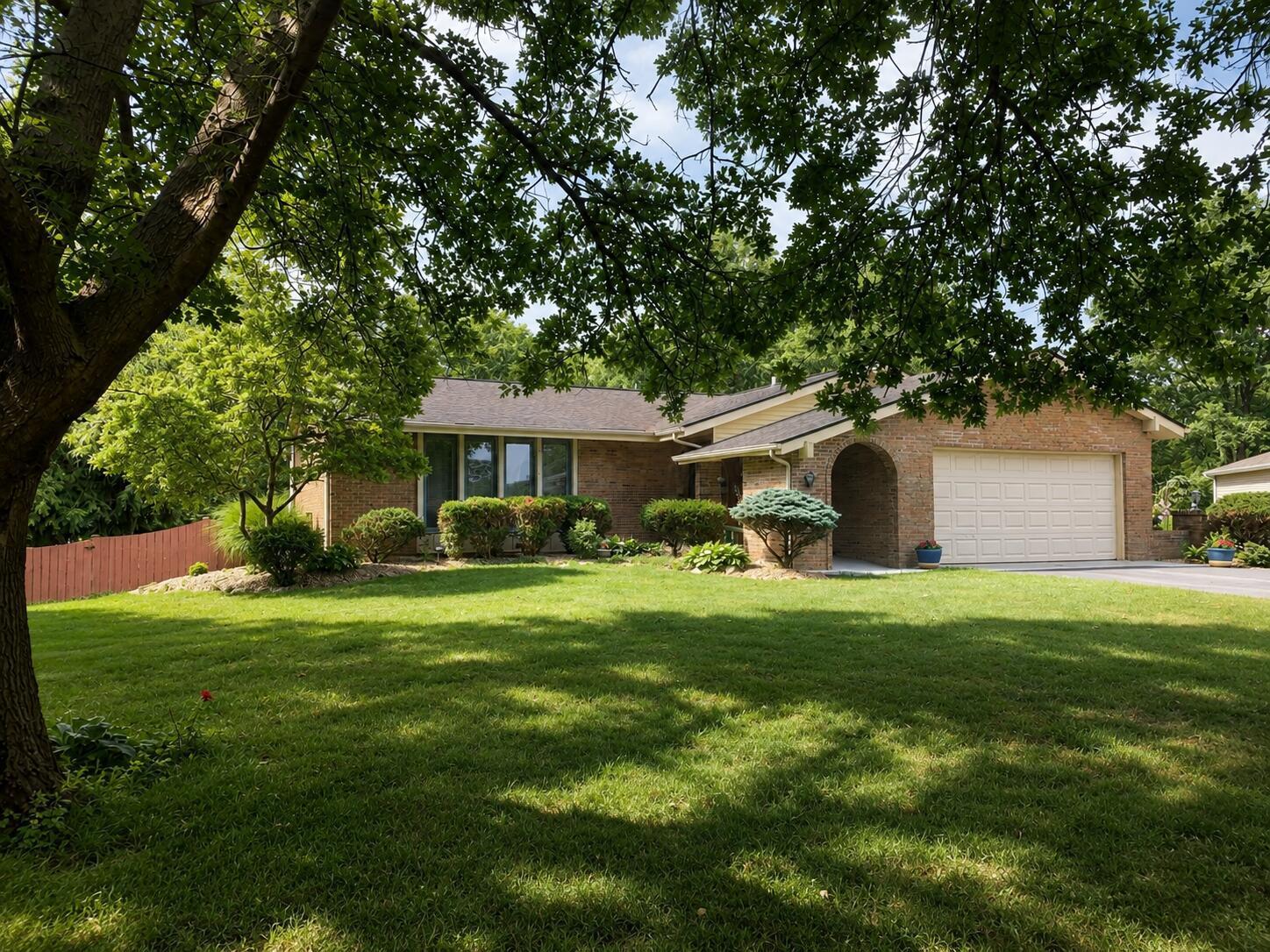 300 Heather Lane Property Photo 1