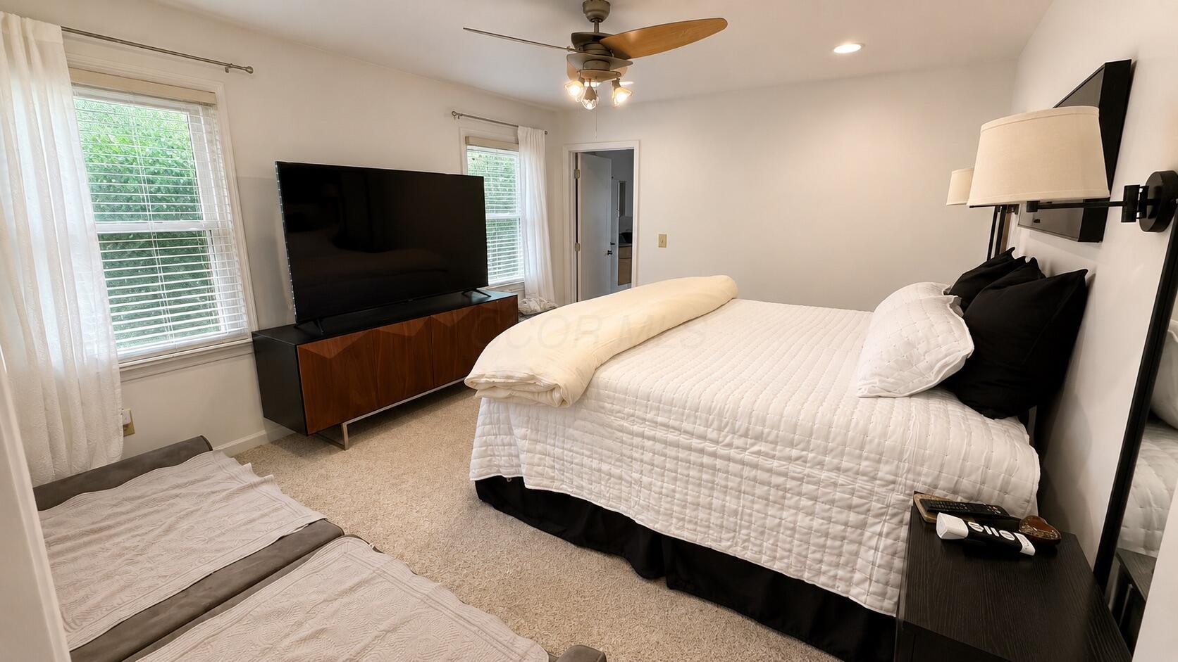 300 Heather Lane Property Photo 16