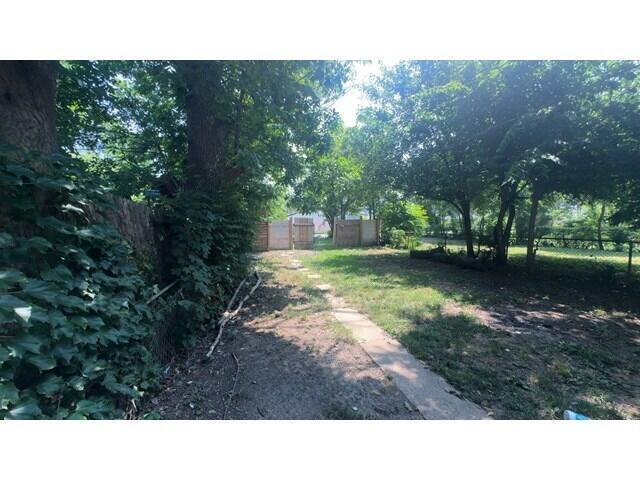 244 S Harris Avenue Property Photo 3