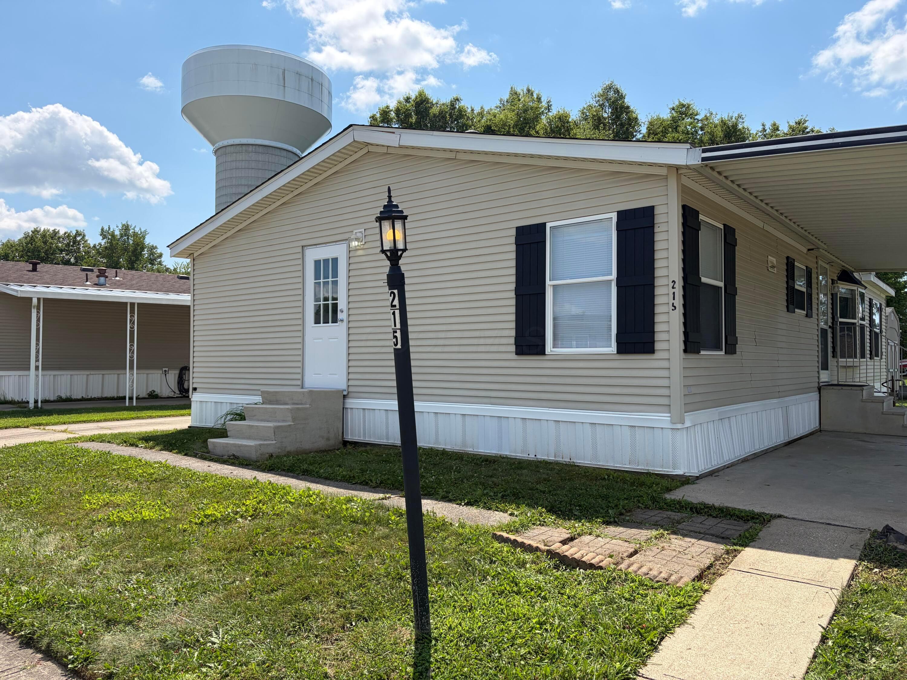 215 Rona Boulevard Property Photo 7