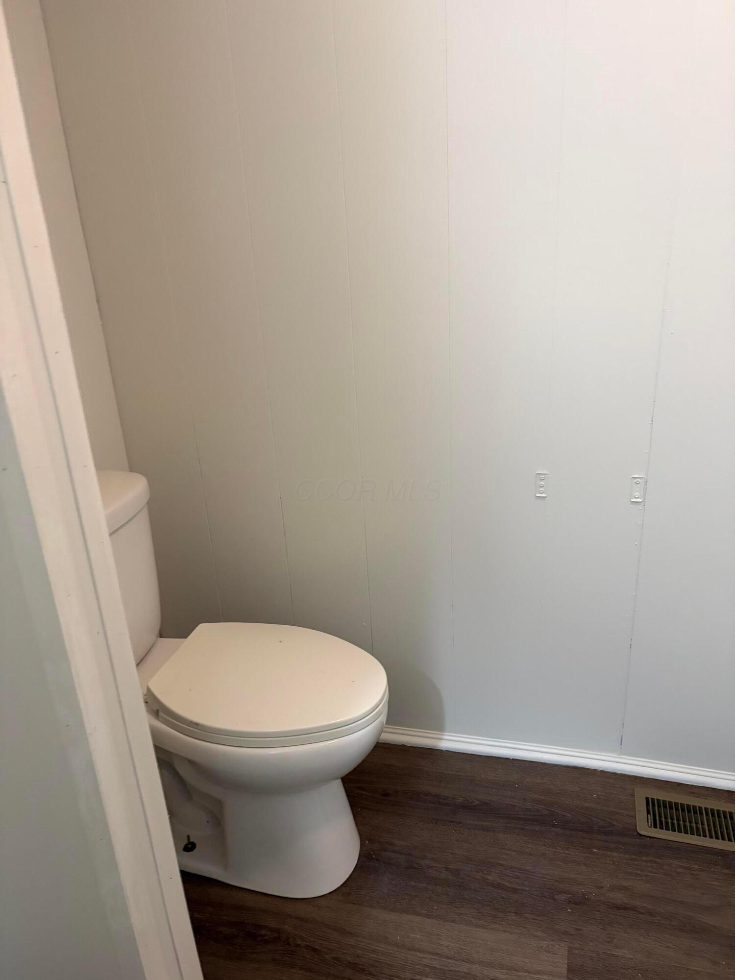 215 Rona Boulevard Property Photo 12
