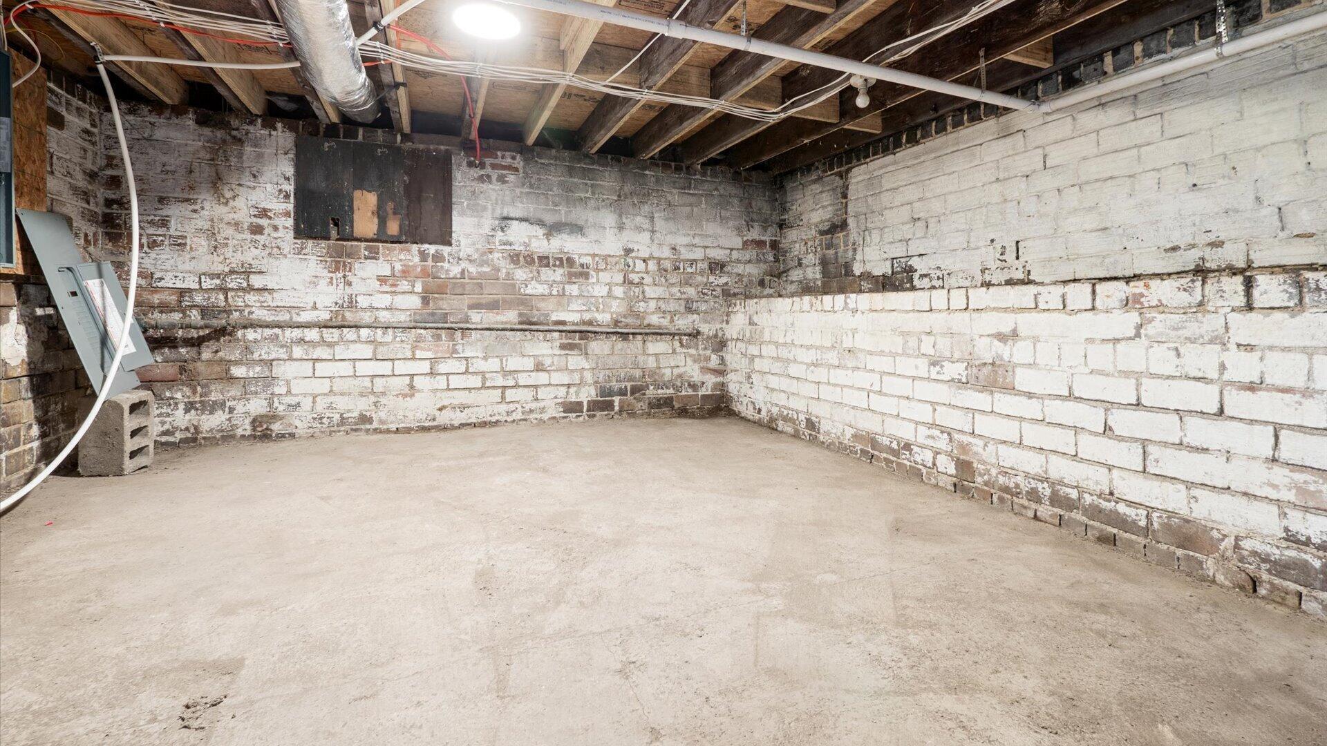 250 N Main Street Property Photo 25