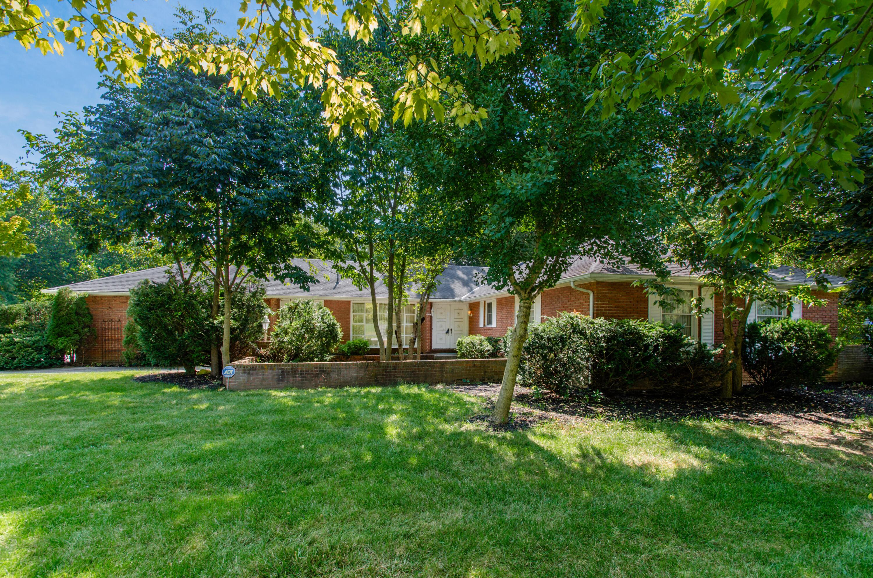 4260 Oxford Drive Property Photo 1