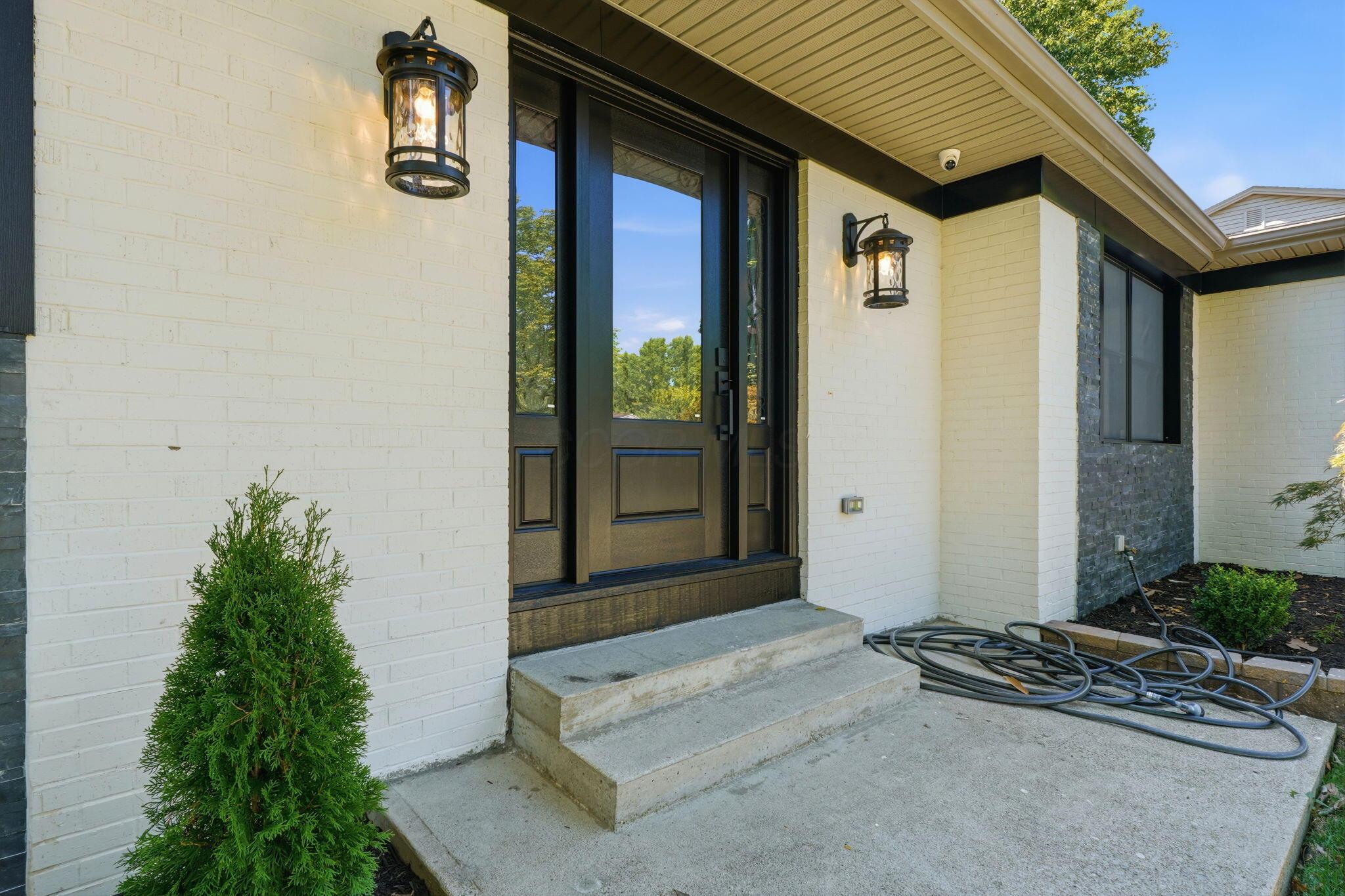 893 Singing Hills Lane Property Photo 2